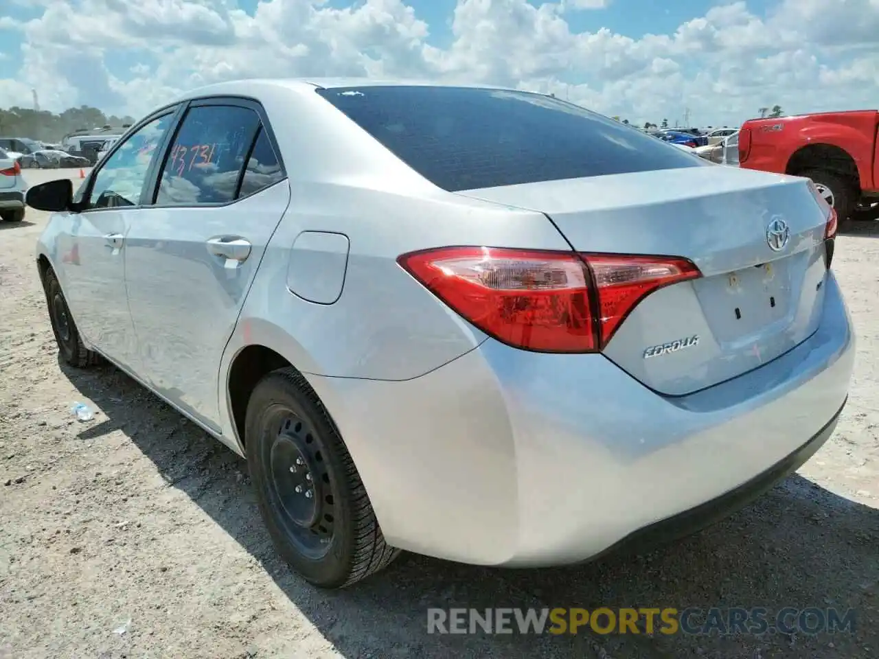 3 Photograph of a damaged car 2T1BURHE4KC151403 TOYOTA COROLLA 2019