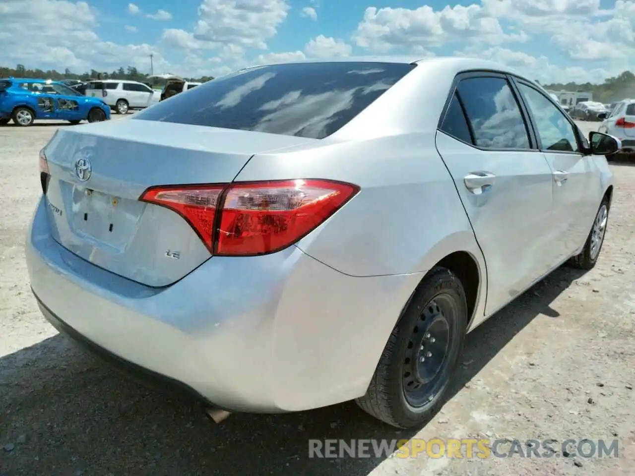 4 Photograph of a damaged car 2T1BURHE4KC151403 TOYOTA COROLLA 2019