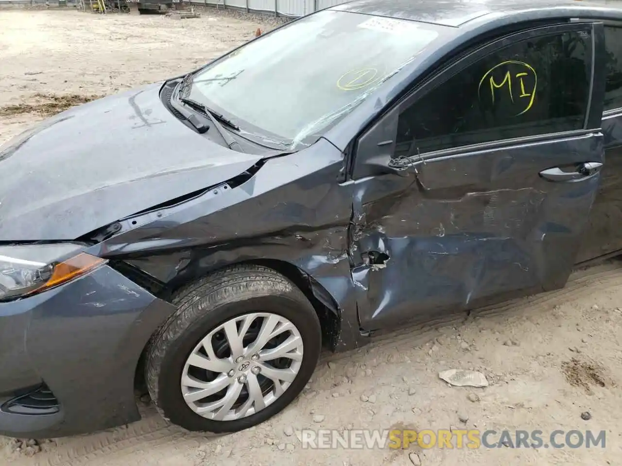 9 Photograph of a damaged car 2T1BURHE4KC152504 TOYOTA COROLLA 2019