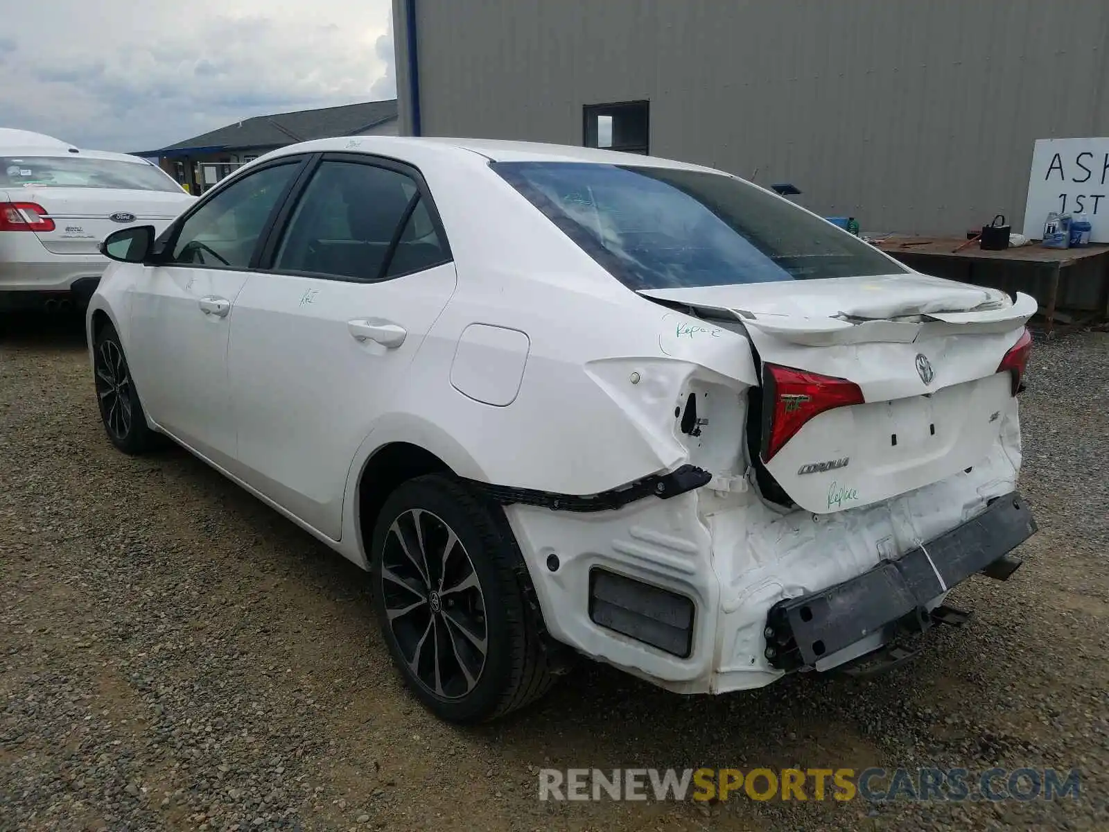 3 Photograph of a damaged car 2T1BURHE4KC156049 TOYOTA COROLLA 2019