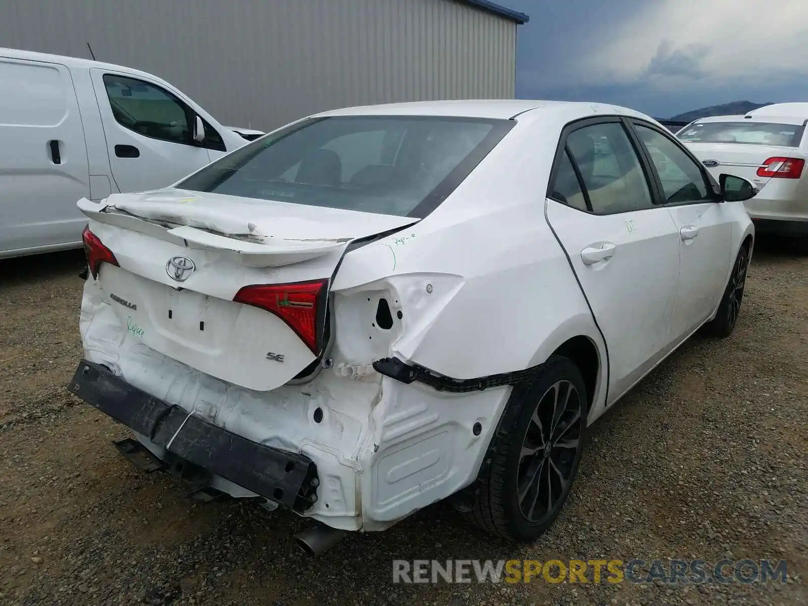 4 Photograph of a damaged car 2T1BURHE4KC156049 TOYOTA COROLLA 2019