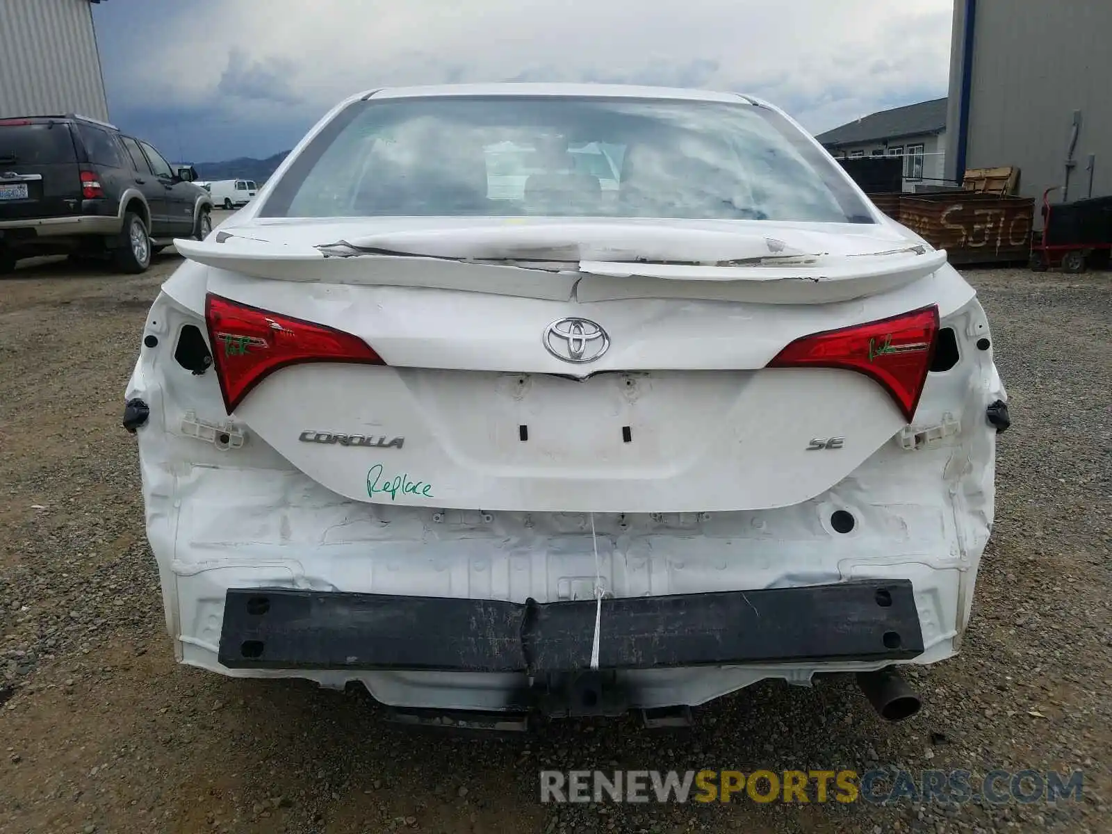 9 Photograph of a damaged car 2T1BURHE4KC156049 TOYOTA COROLLA 2019