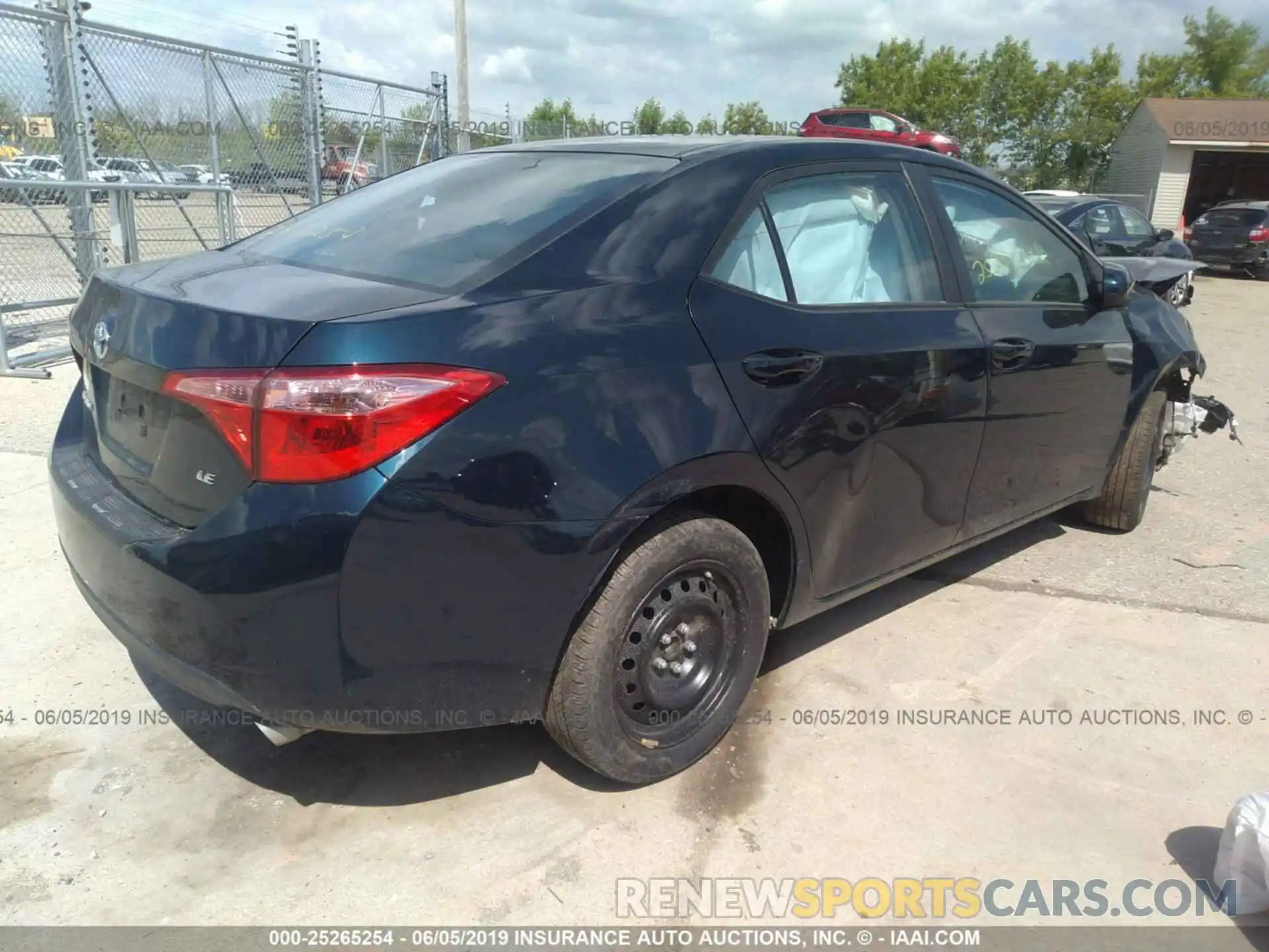 4 Photograph of a damaged car 2T1BURHE4KC157041 TOYOTA COROLLA 2019