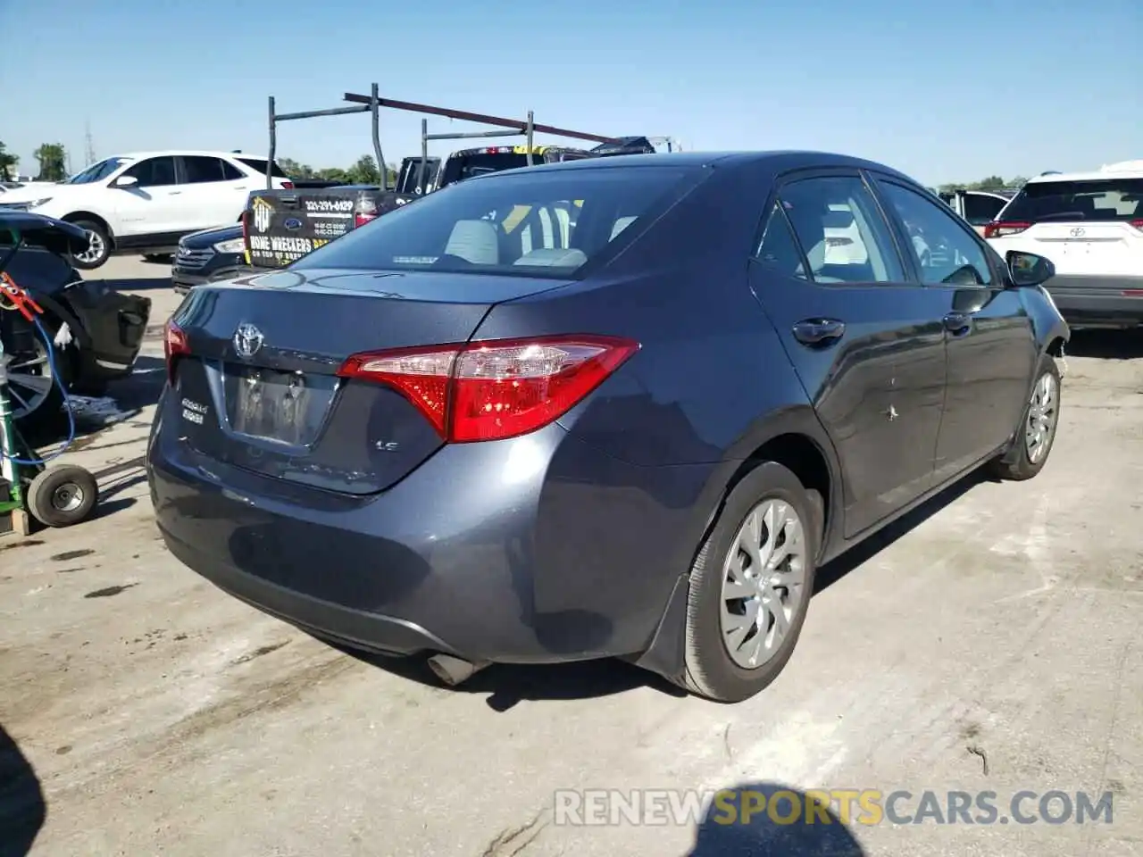 4 Photograph of a damaged car 2T1BURHE4KC157167 TOYOTA COROLLA 2019