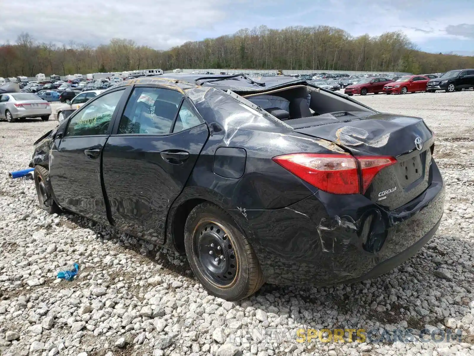 3 Photograph of a damaged car 2T1BURHE4KC157699 TOYOTA COROLLA 2019