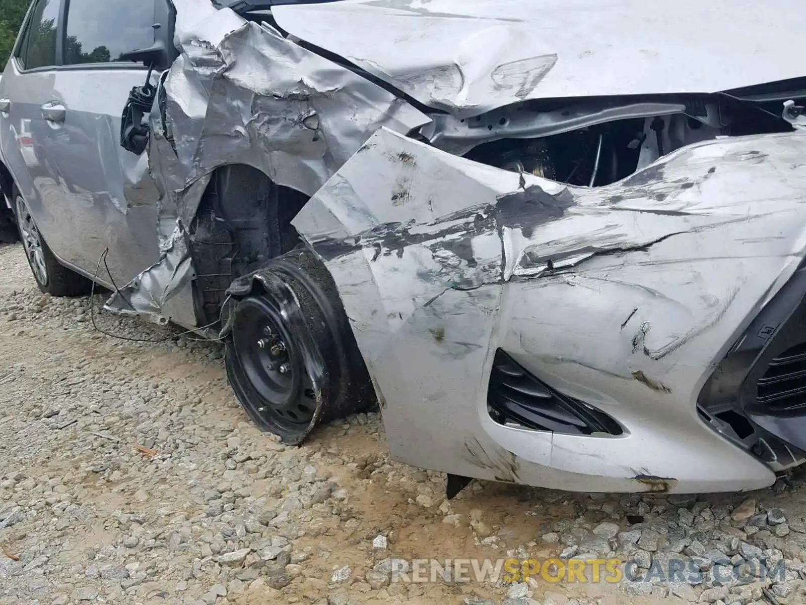 9 Photograph of a damaged car 2T1BURHE4KC158397 TOYOTA COROLLA 2019