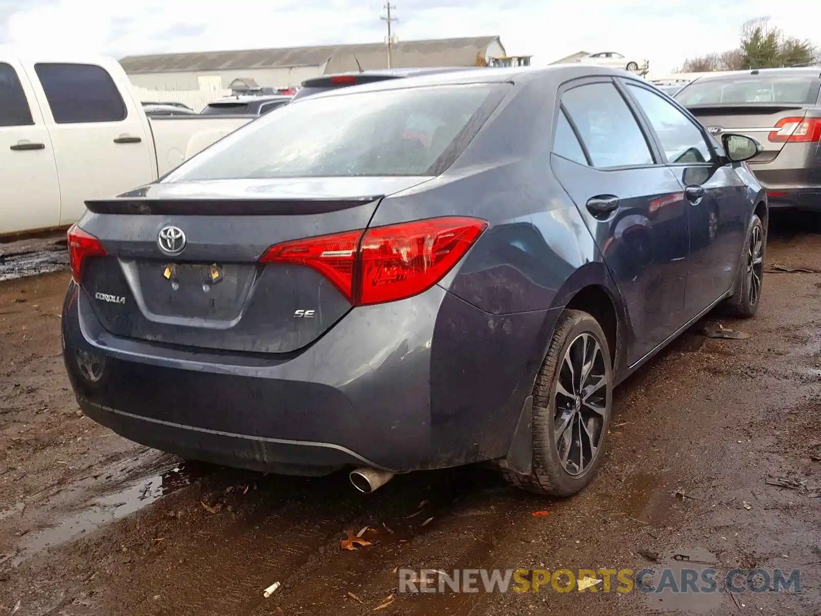 4 Photograph of a damaged car 2T1BURHE4KC158500 TOYOTA COROLLA 2019