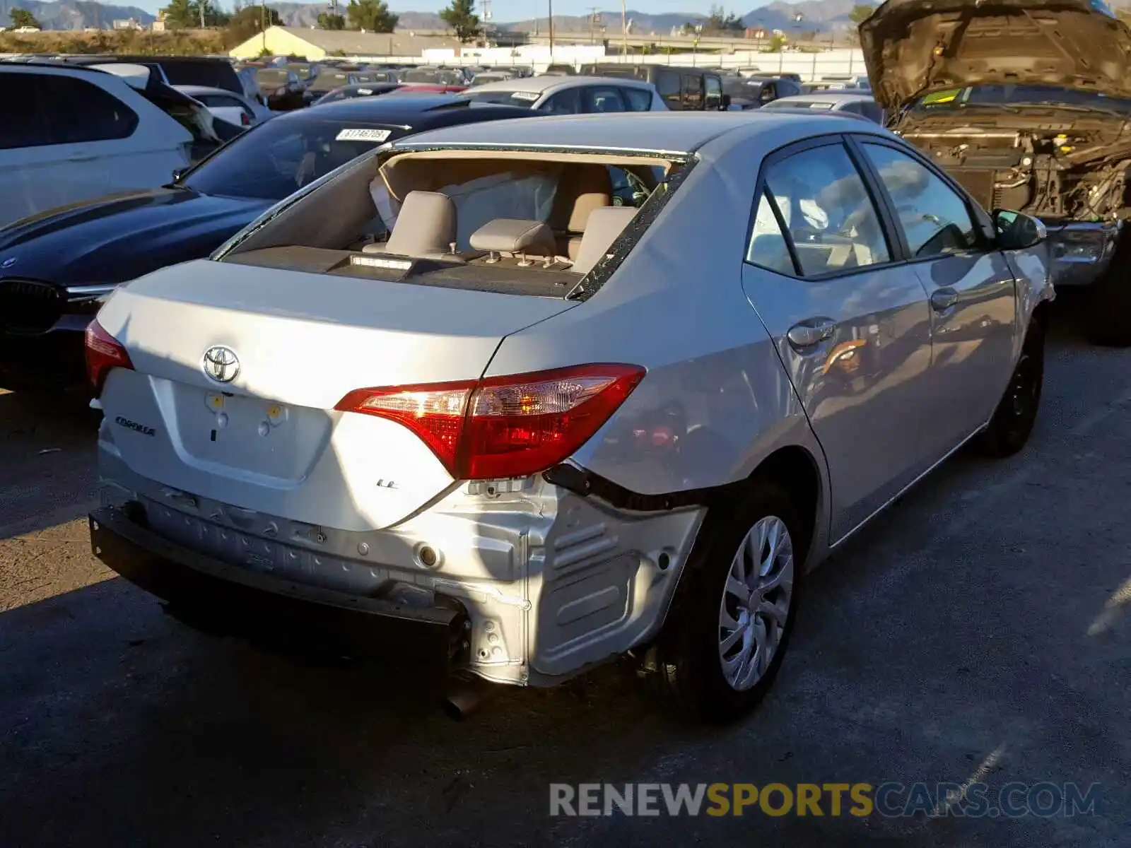 4 Photograph of a damaged car 2T1BURHE4KC158691 TOYOTA COROLLA 2019