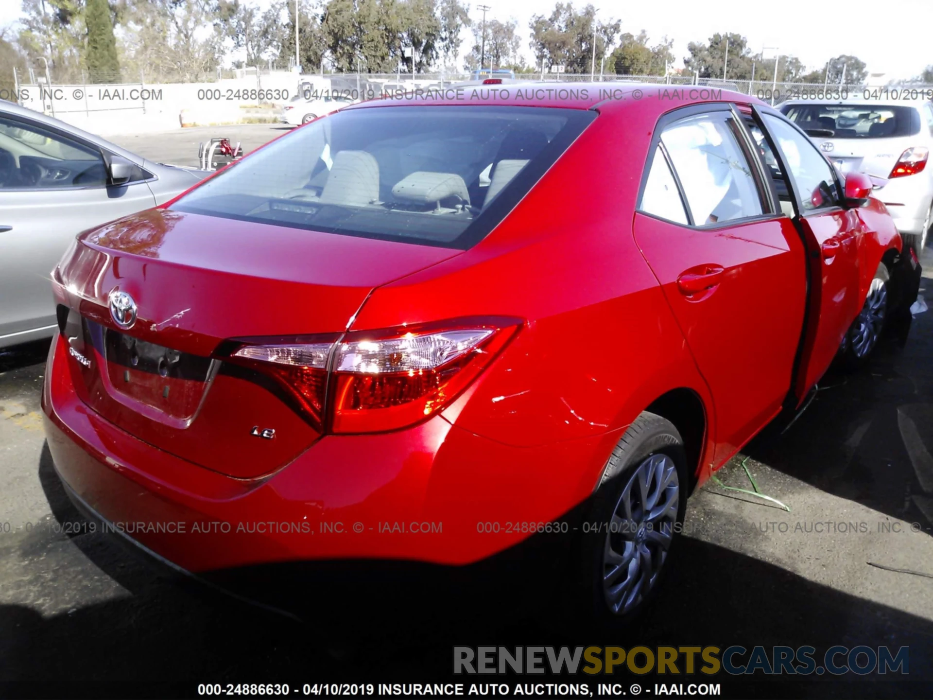 4 Photograph of a damaged car 2T1BURHE4KC159453 TOYOTA COROLLA 2019