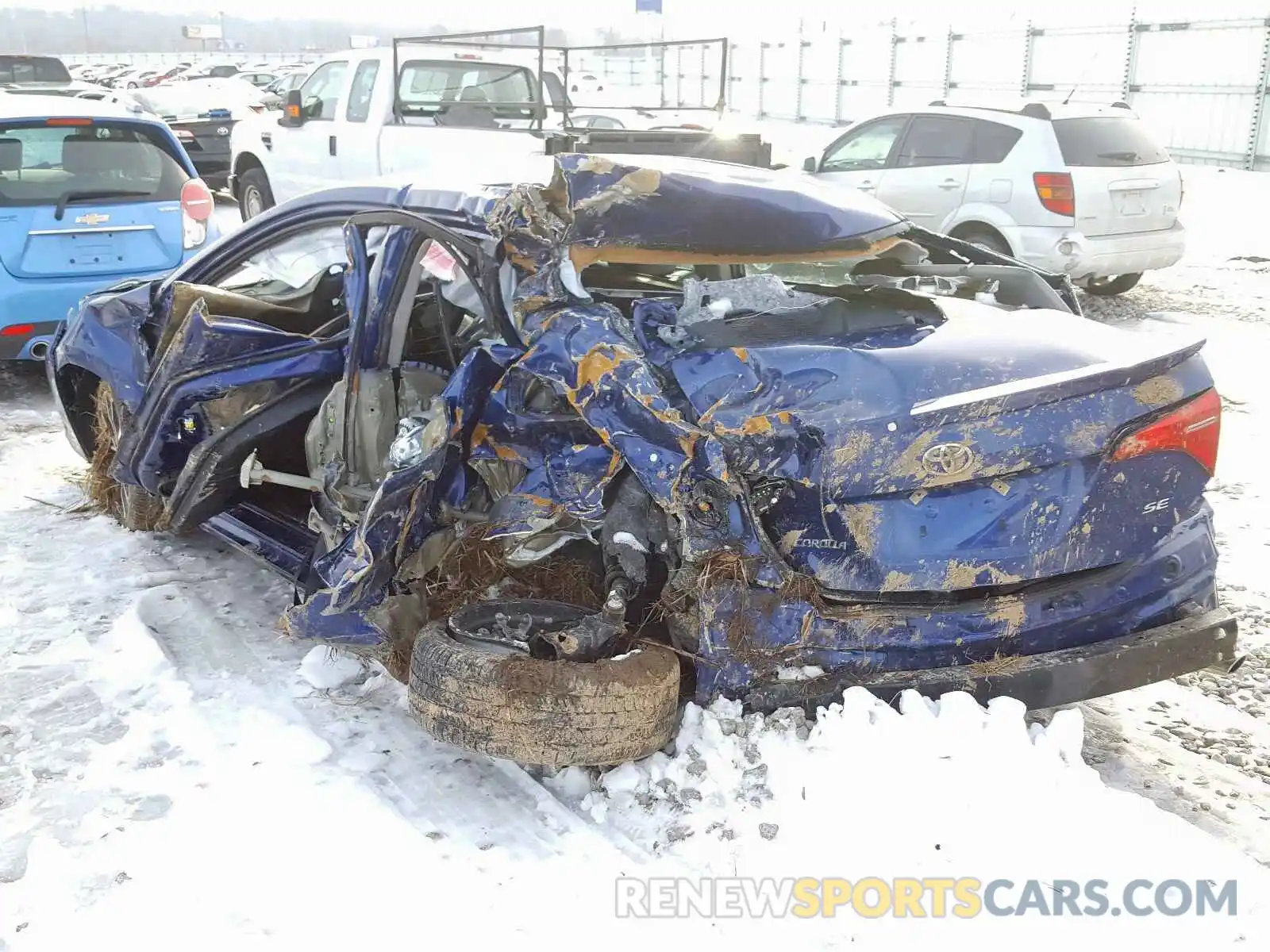 3 Photograph of a damaged car 2T1BURHE4KC160733 TOYOTA COROLLA 2019