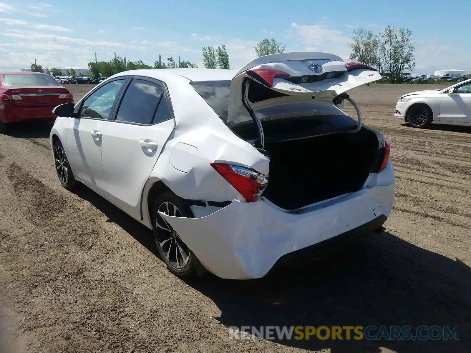 3 Photograph of a damaged car 2T1BURHE4KC161462 TOYOTA COROLLA 2019