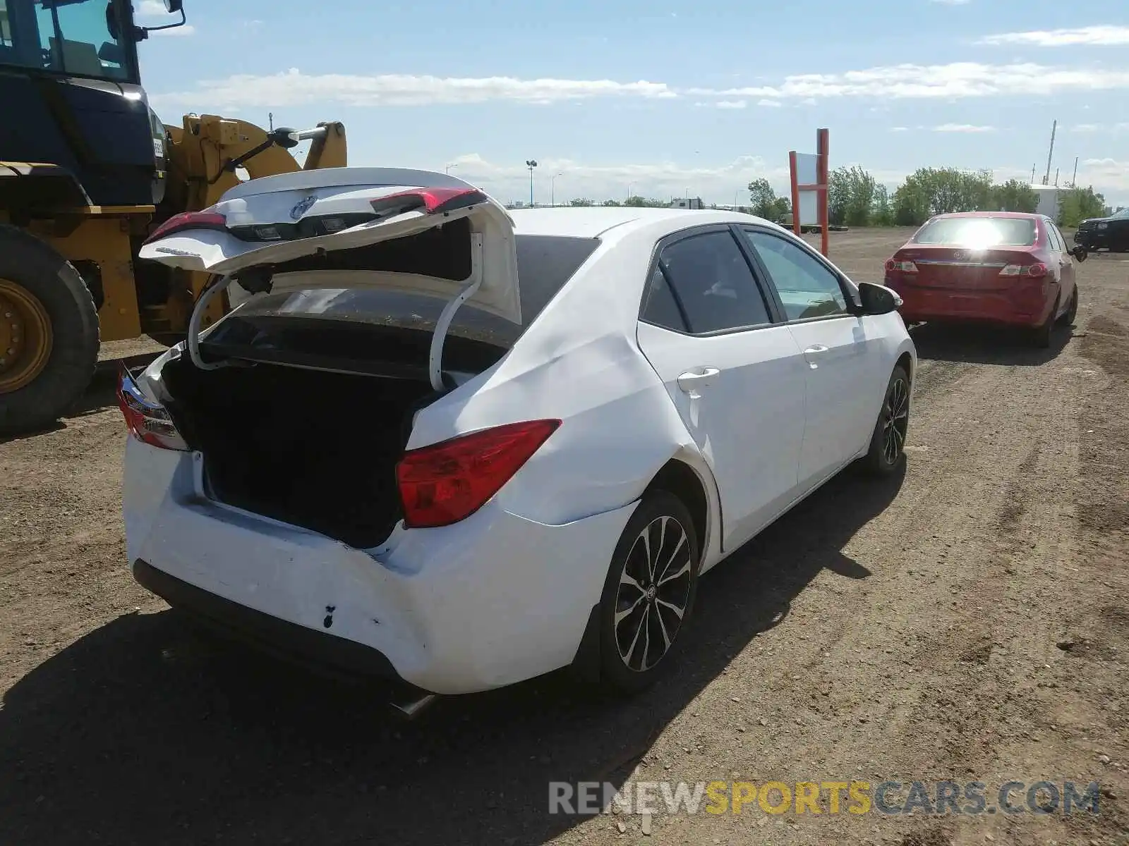 4 Photograph of a damaged car 2T1BURHE4KC161462 TOYOTA COROLLA 2019