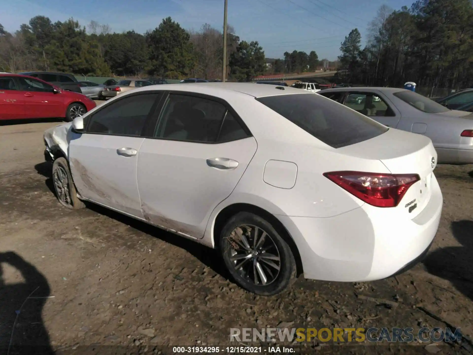 3 Photograph of a damaged car 2T1BURHE4KC161896 TOYOTA COROLLA 2019