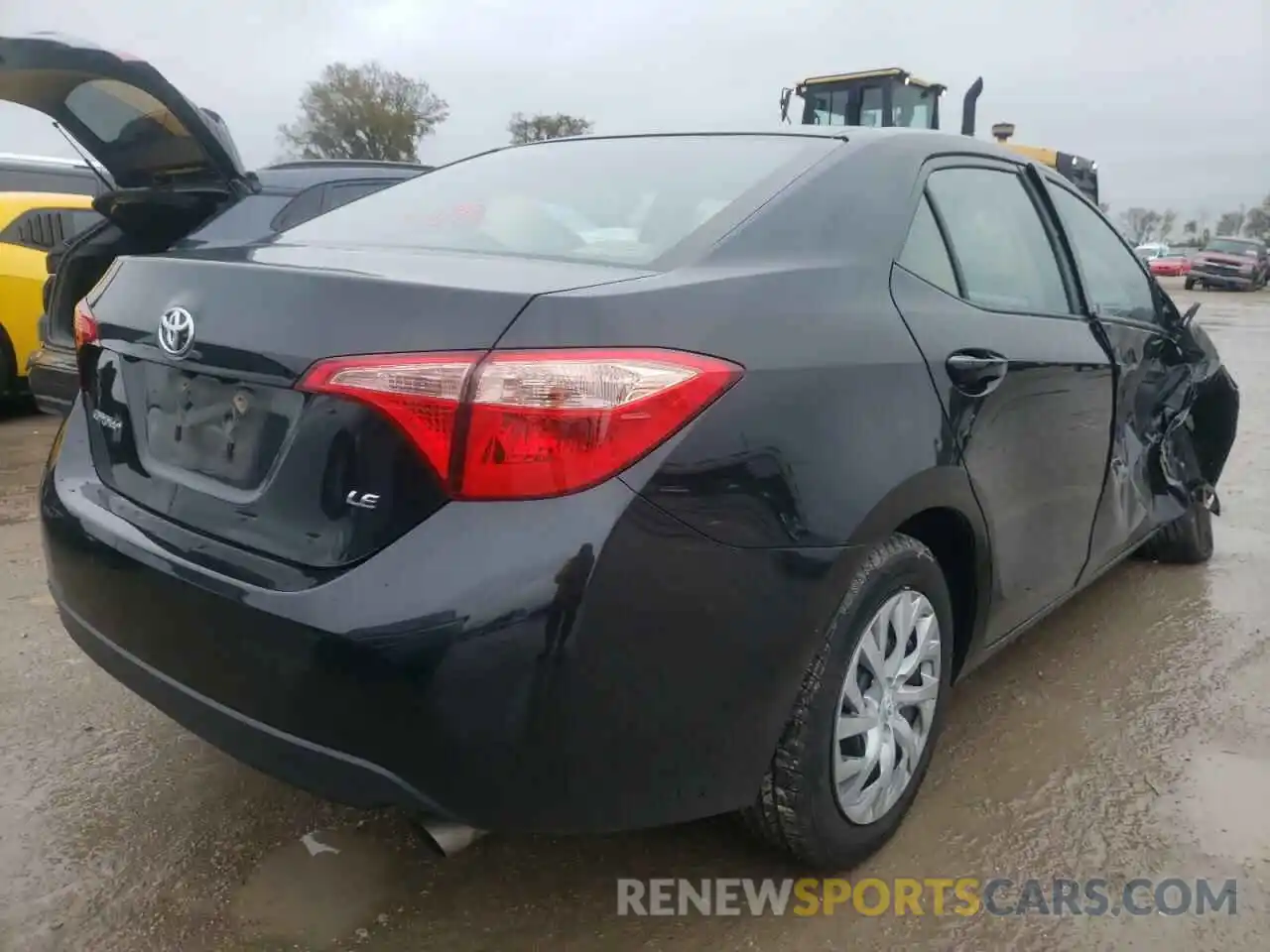 4 Photograph of a damaged car 2T1BURHE4KC163597 TOYOTA COROLLA 2019