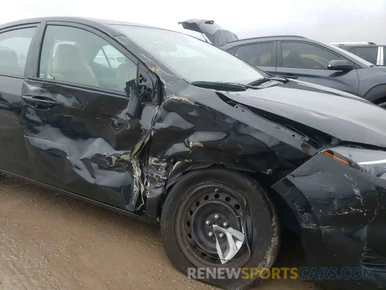 9 Photograph of a damaged car 2T1BURHE4KC163597 TOYOTA COROLLA 2019