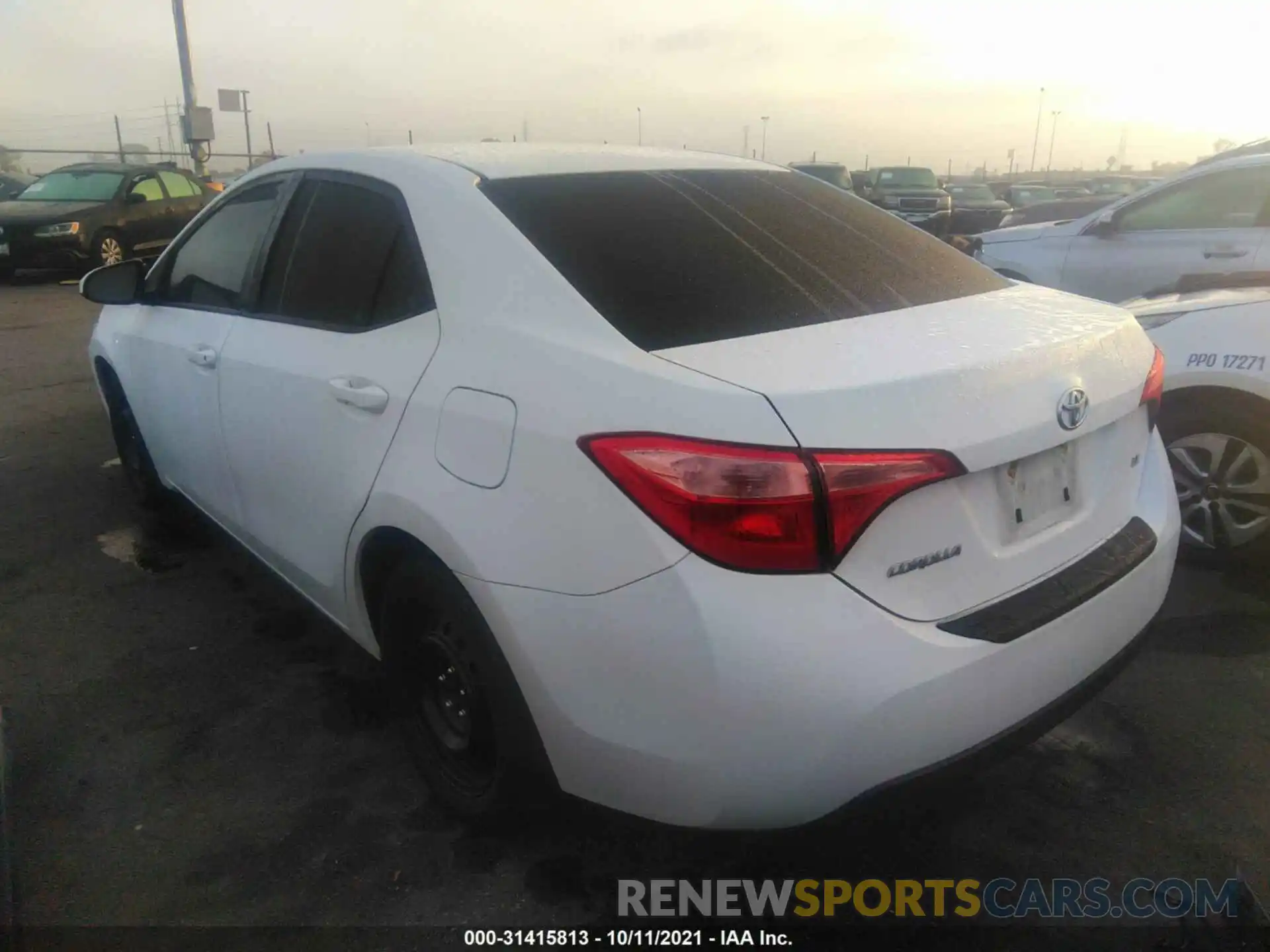 3 Photograph of a damaged car 2T1BURHE4KC163907 TOYOTA COROLLA 2019