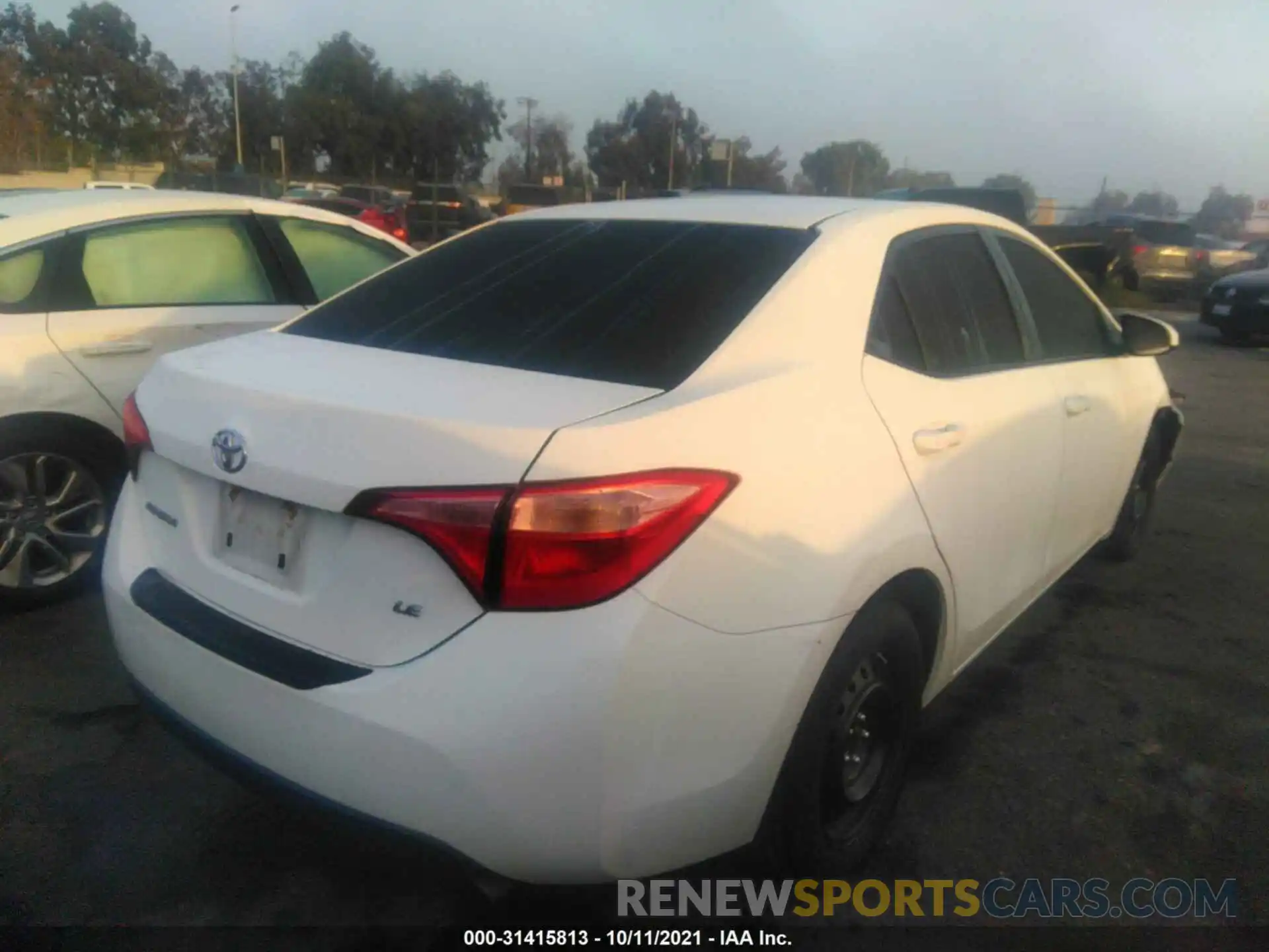 4 Photograph of a damaged car 2T1BURHE4KC163907 TOYOTA COROLLA 2019