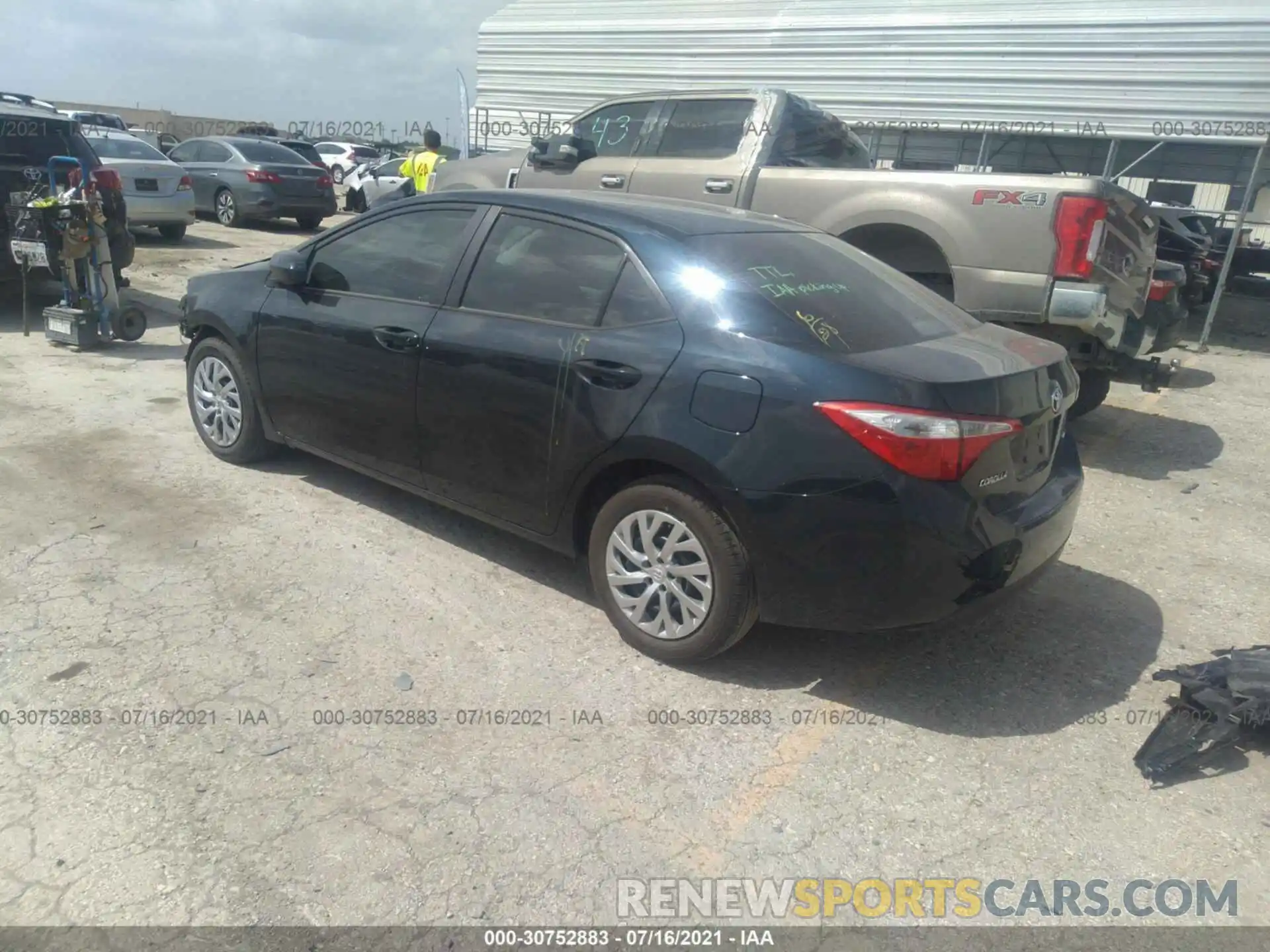 3 Photograph of a damaged car 2T1BURHE4KC163986 TOYOTA COROLLA 2019