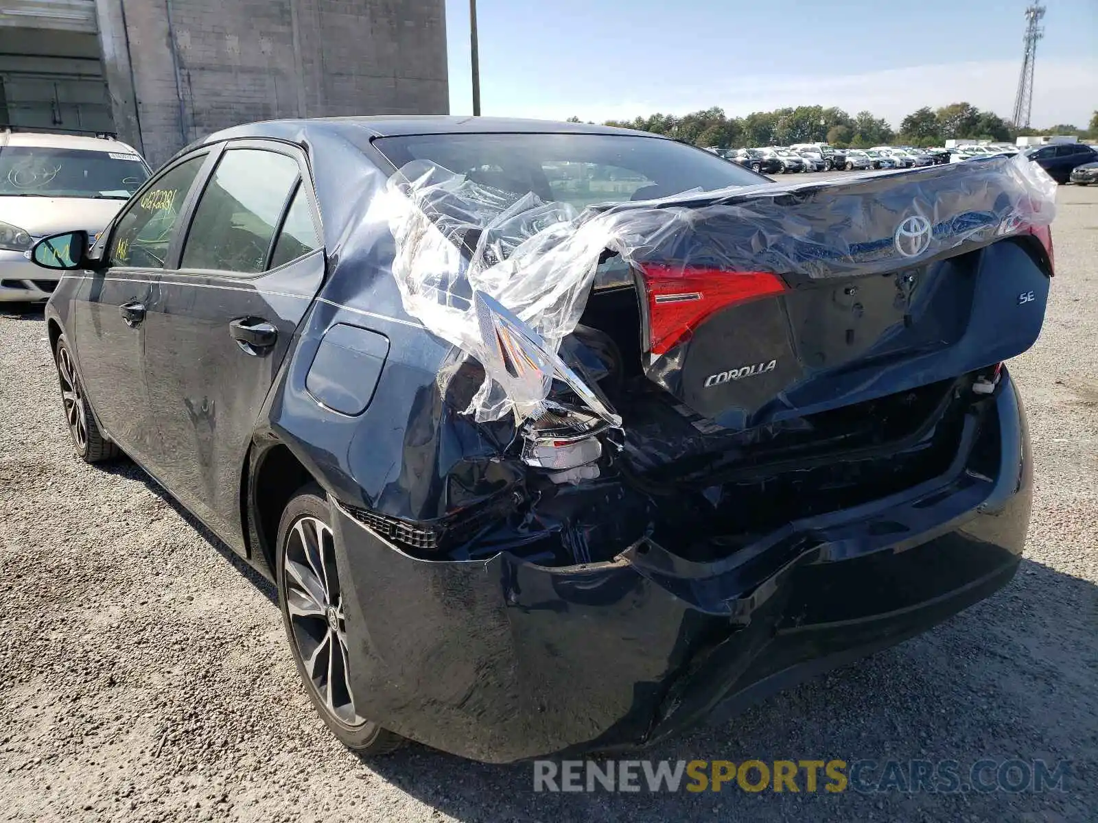 3 Photograph of a damaged car 2T1BURHE4KC164264 TOYOTA COROLLA 2019