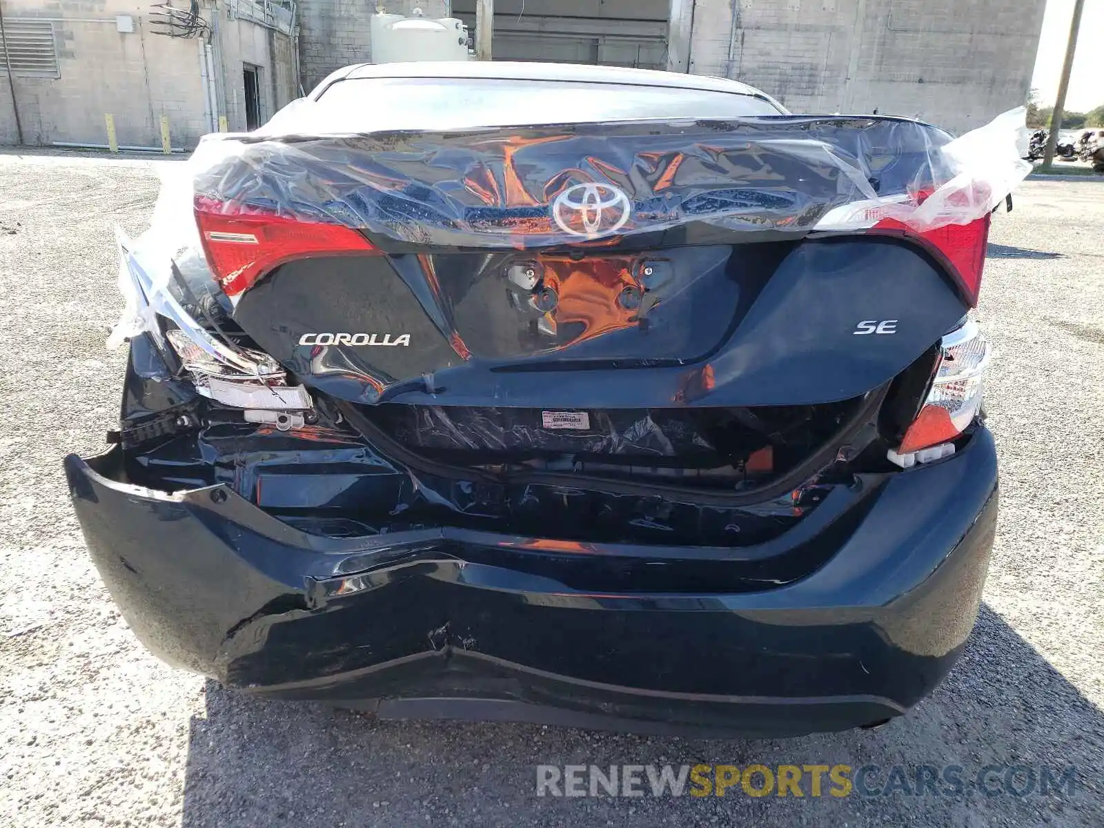 9 Photograph of a damaged car 2T1BURHE4KC164264 TOYOTA COROLLA 2019