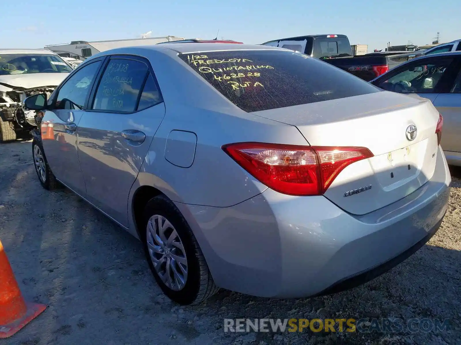 3 Photograph of a damaged car 2T1BURHE4KC164278 TOYOTA COROLLA 2019