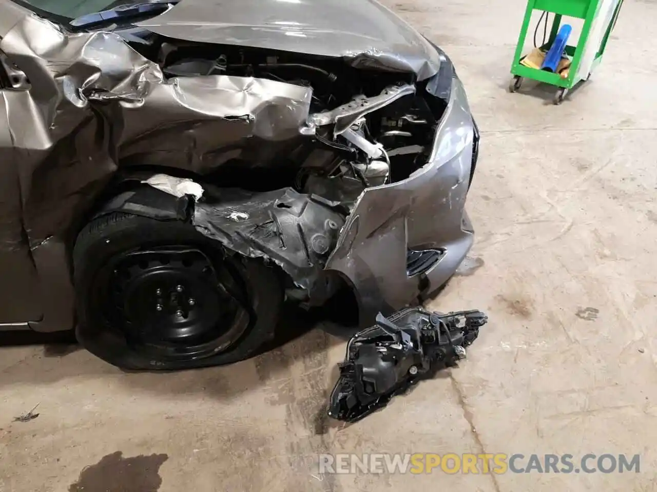 9 Photograph of a damaged car 2T1BURHE4KC164913 TOYOTA COROLLA 2019