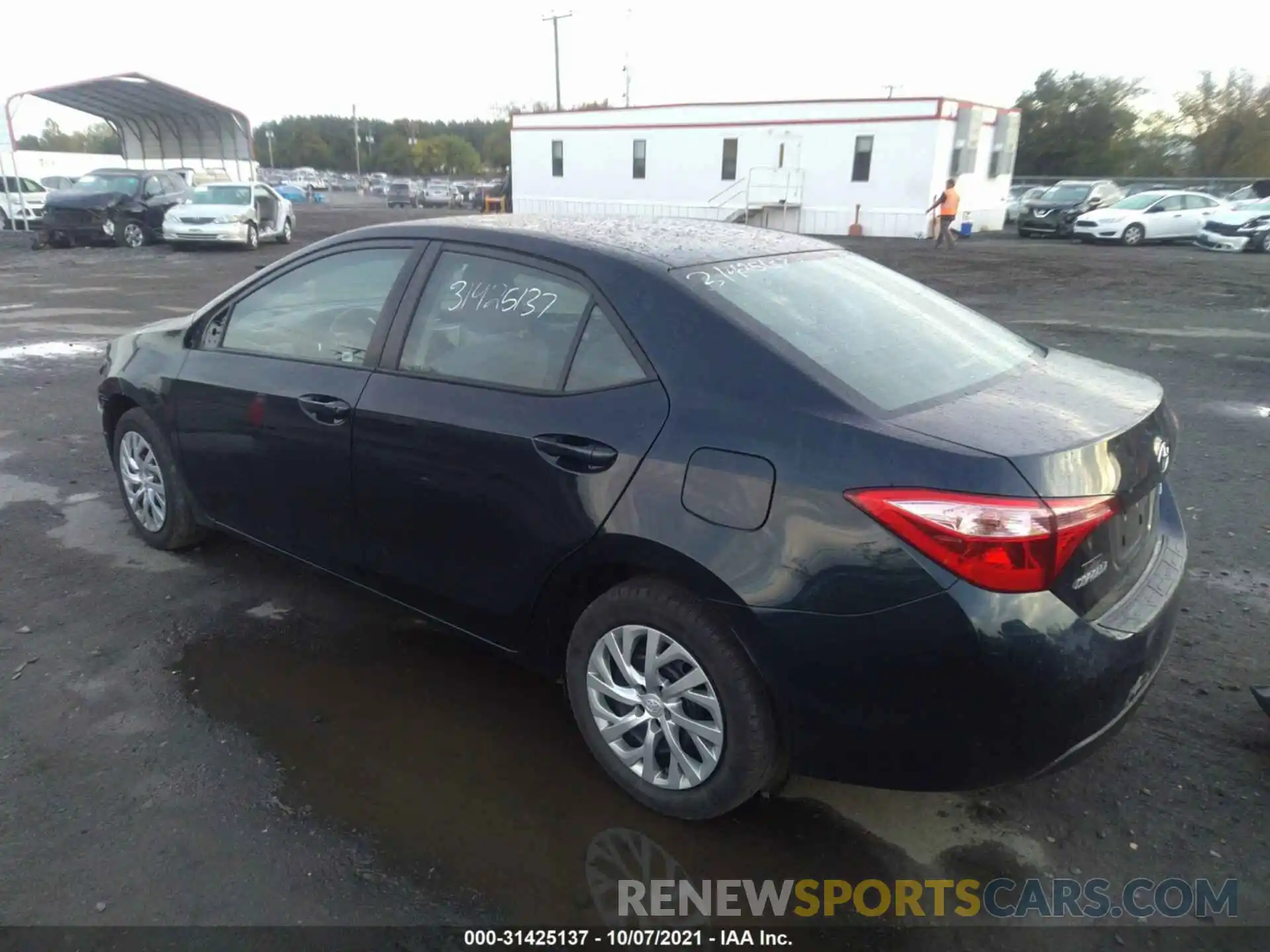 3 Photograph of a damaged car 2T1BURHE4KC164961 TOYOTA COROLLA 2019