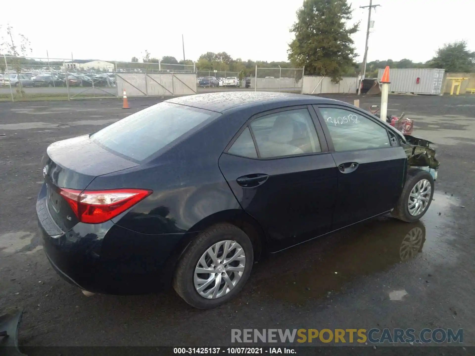 4 Photograph of a damaged car 2T1BURHE4KC164961 TOYOTA COROLLA 2019