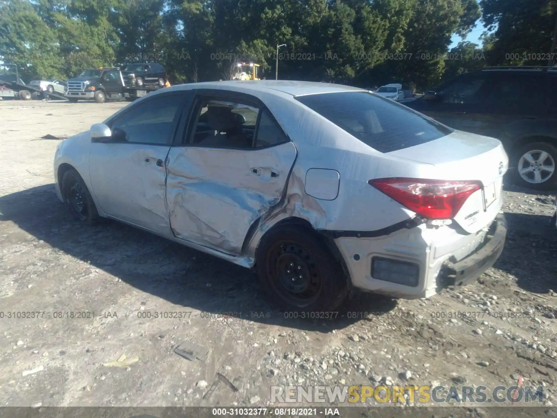 3 Photograph of a damaged car 2T1BURHE4KC165124 TOYOTA COROLLA 2019