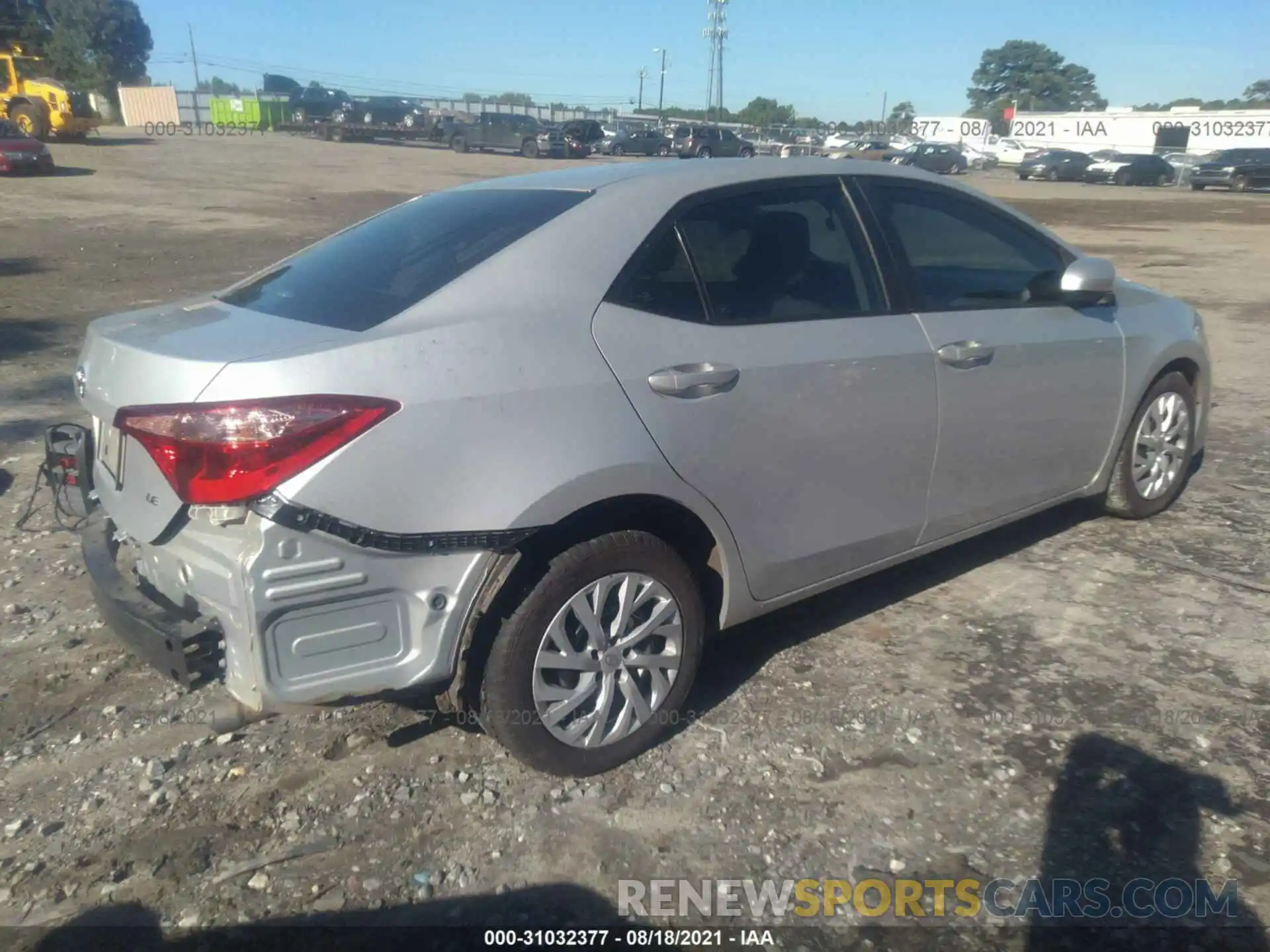 4 Photograph of a damaged car 2T1BURHE4KC165124 TOYOTA COROLLA 2019