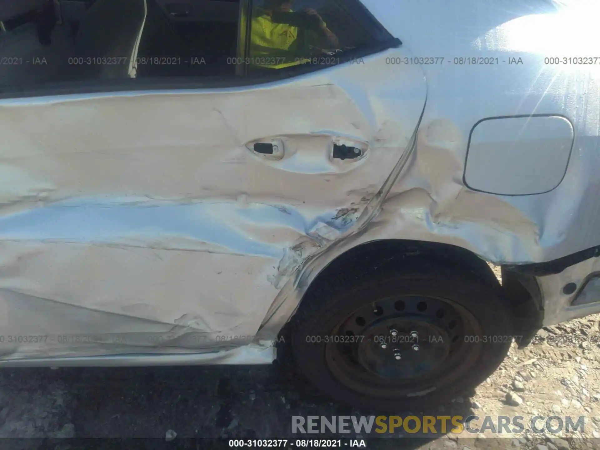 6 Photograph of a damaged car 2T1BURHE4KC165124 TOYOTA COROLLA 2019