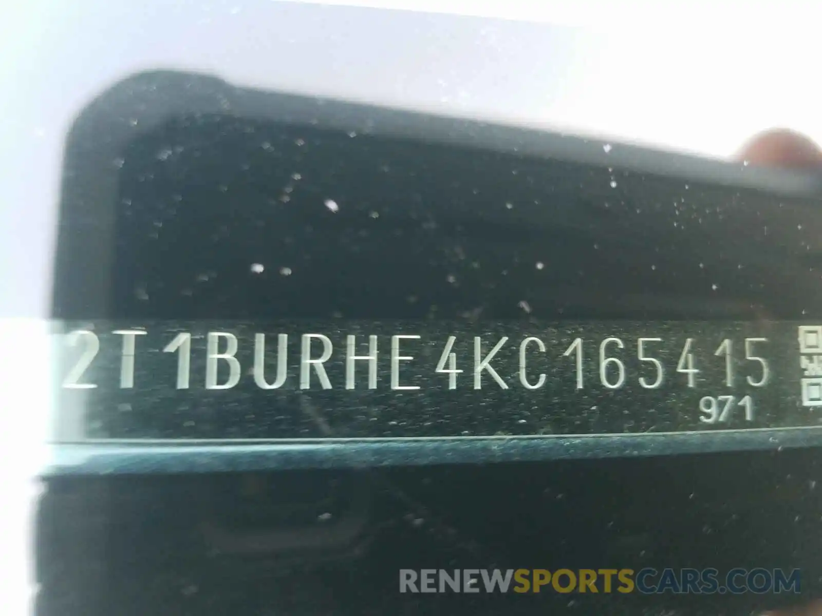 10 Photograph of a damaged car 2T1BURHE4KC165415 TOYOTA COROLLA 2019