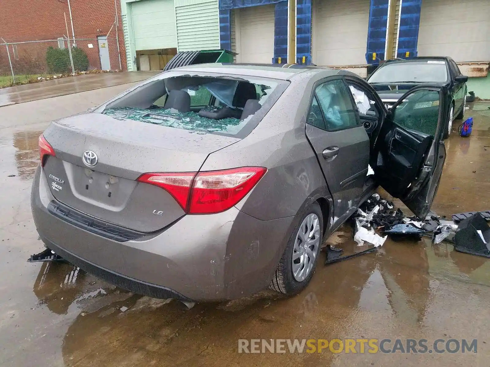 4 Photograph of a damaged car 2T1BURHE4KC165849 TOYOTA COROLLA 2019