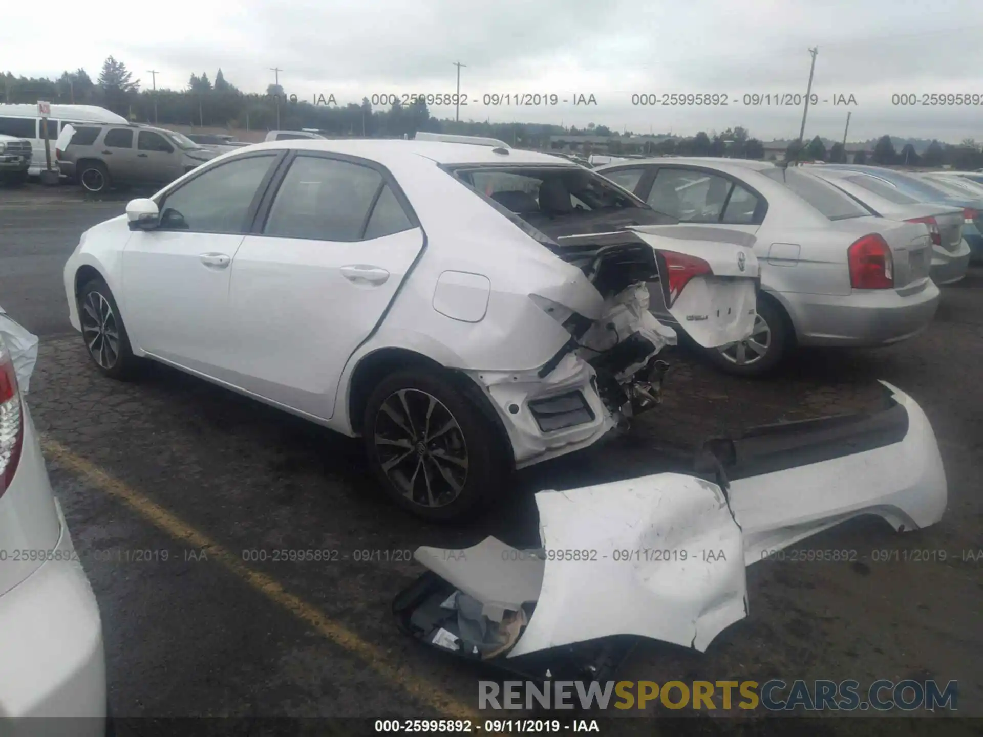 3 Photograph of a damaged car 2T1BURHE4KC166208 TOYOTA COROLLA 2019