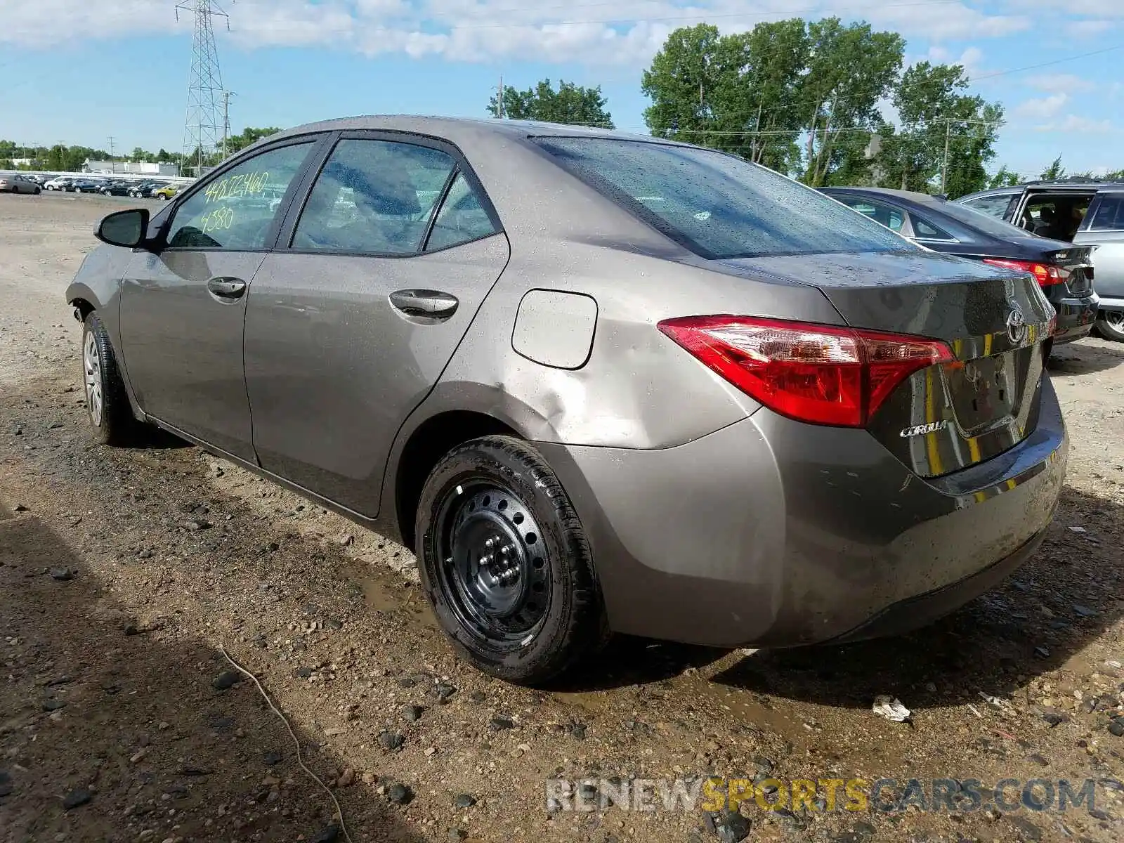 3 Photograph of a damaged car 2T1BURHE4KC166757 TOYOTA COROLLA 2019