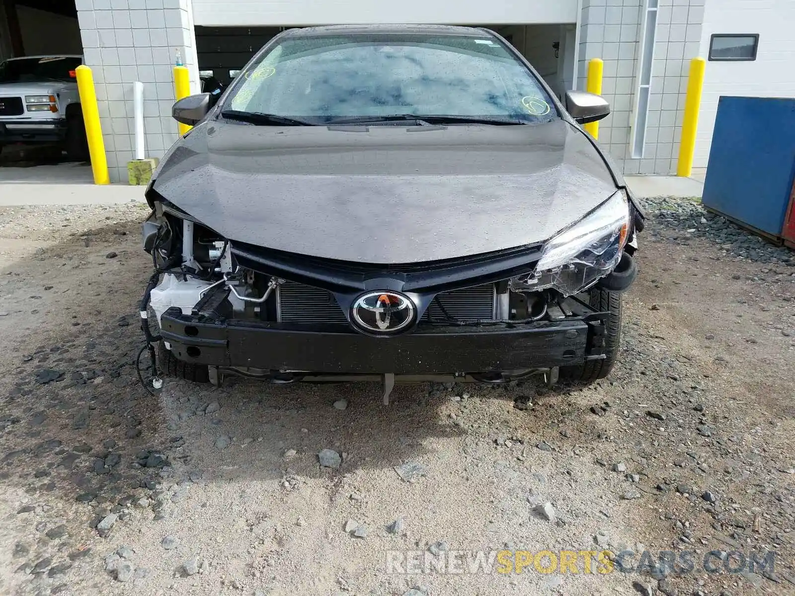 9 Photograph of a damaged car 2T1BURHE4KC166757 TOYOTA COROLLA 2019