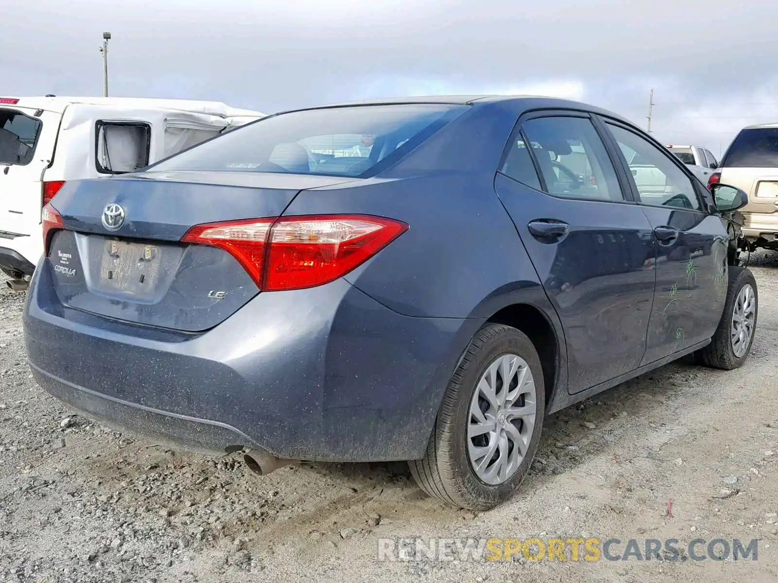 4 Photograph of a damaged car 2T1BURHE4KC167553 TOYOTA COROLLA 2019