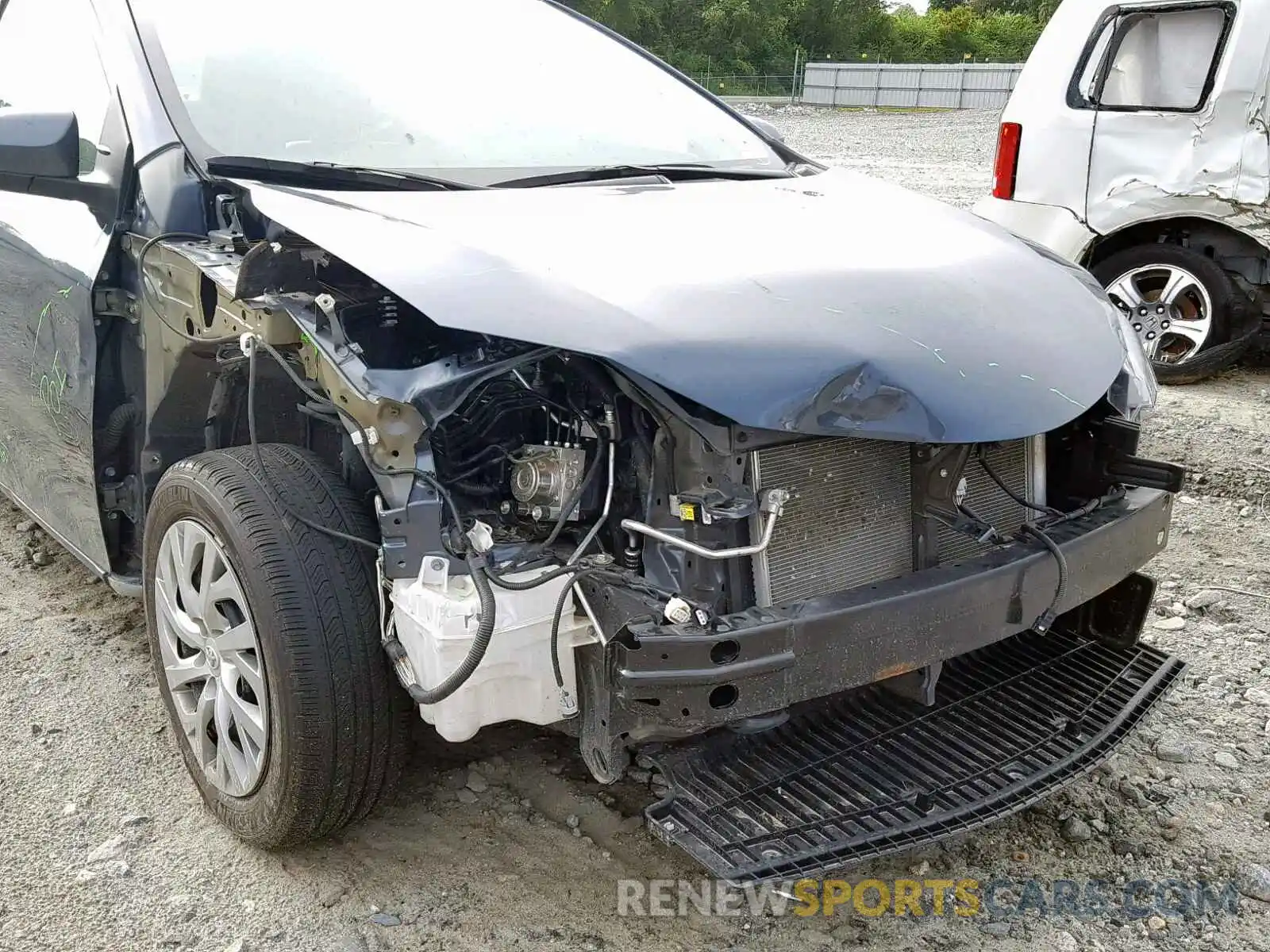 9 Photograph of a damaged car 2T1BURHE4KC167553 TOYOTA COROLLA 2019