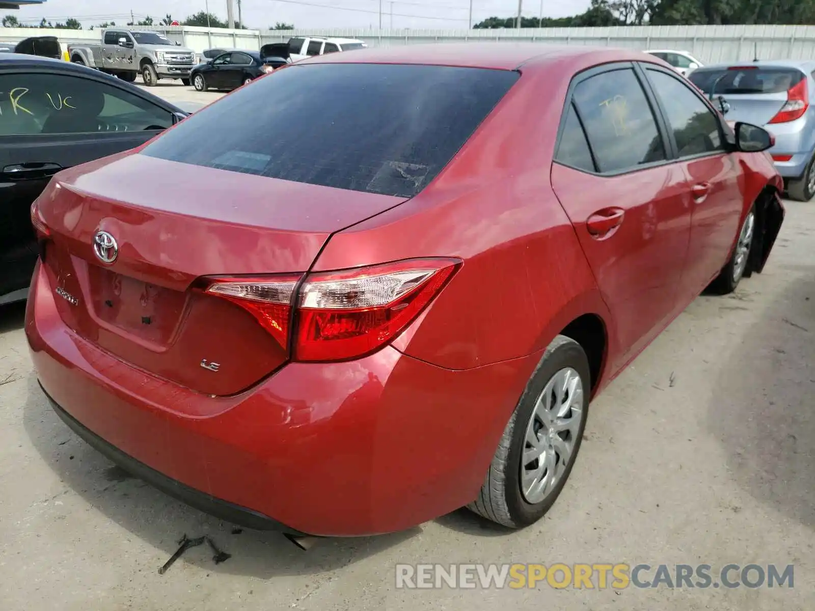 4 Photograph of a damaged car 2T1BURHE4KC167570 TOYOTA COROLLA 2019