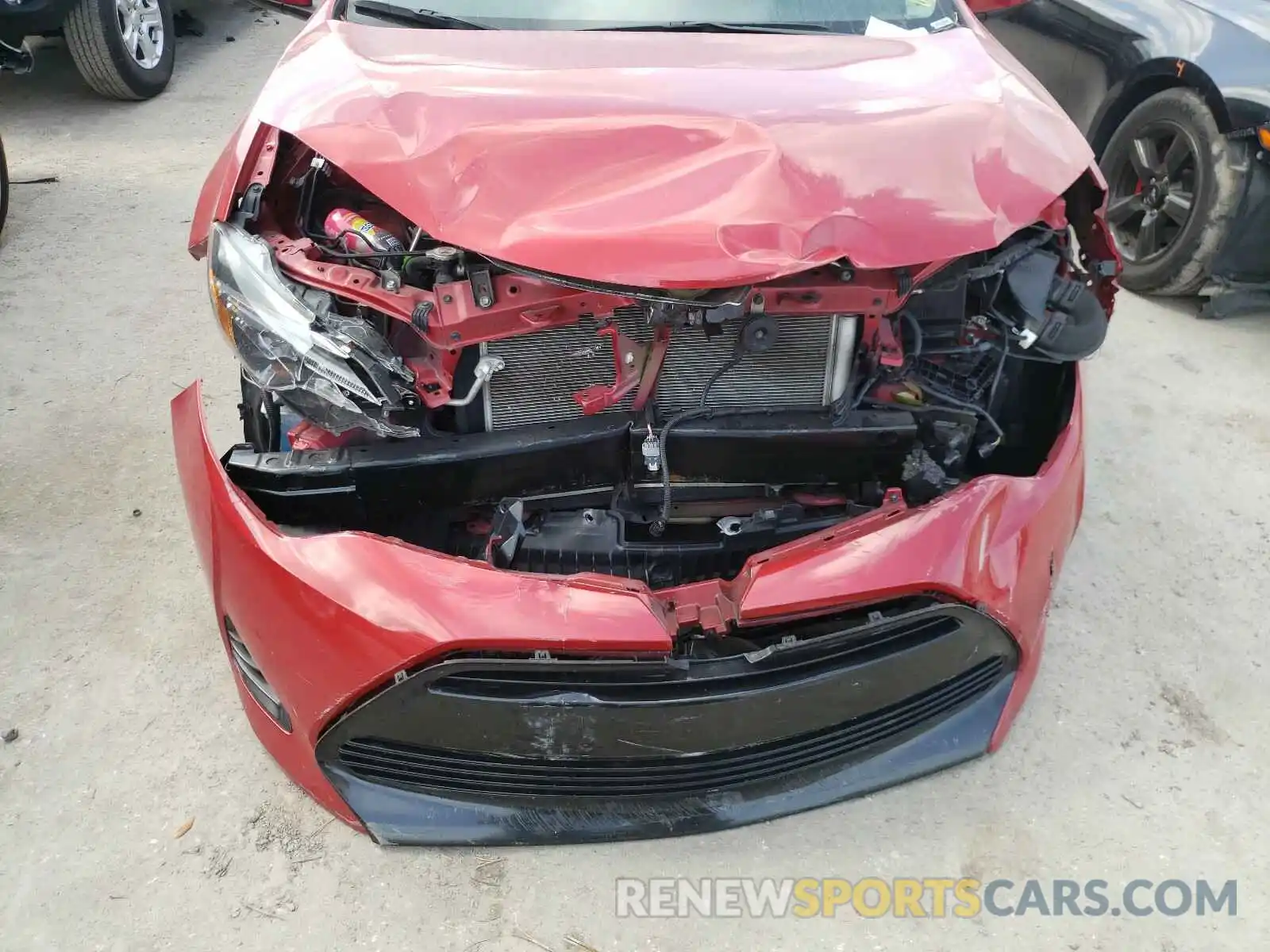 9 Photograph of a damaged car 2T1BURHE4KC167570 TOYOTA COROLLA 2019