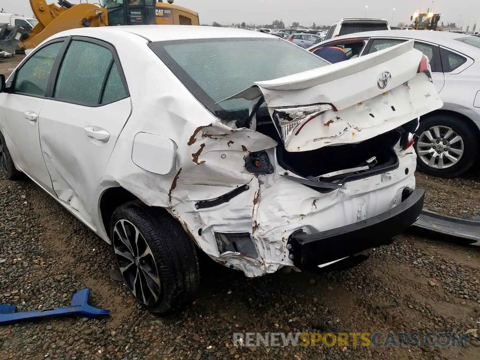 9 Photograph of a damaged car 2T1BURHE4KC168590 TOYOTA COROLLA 2019