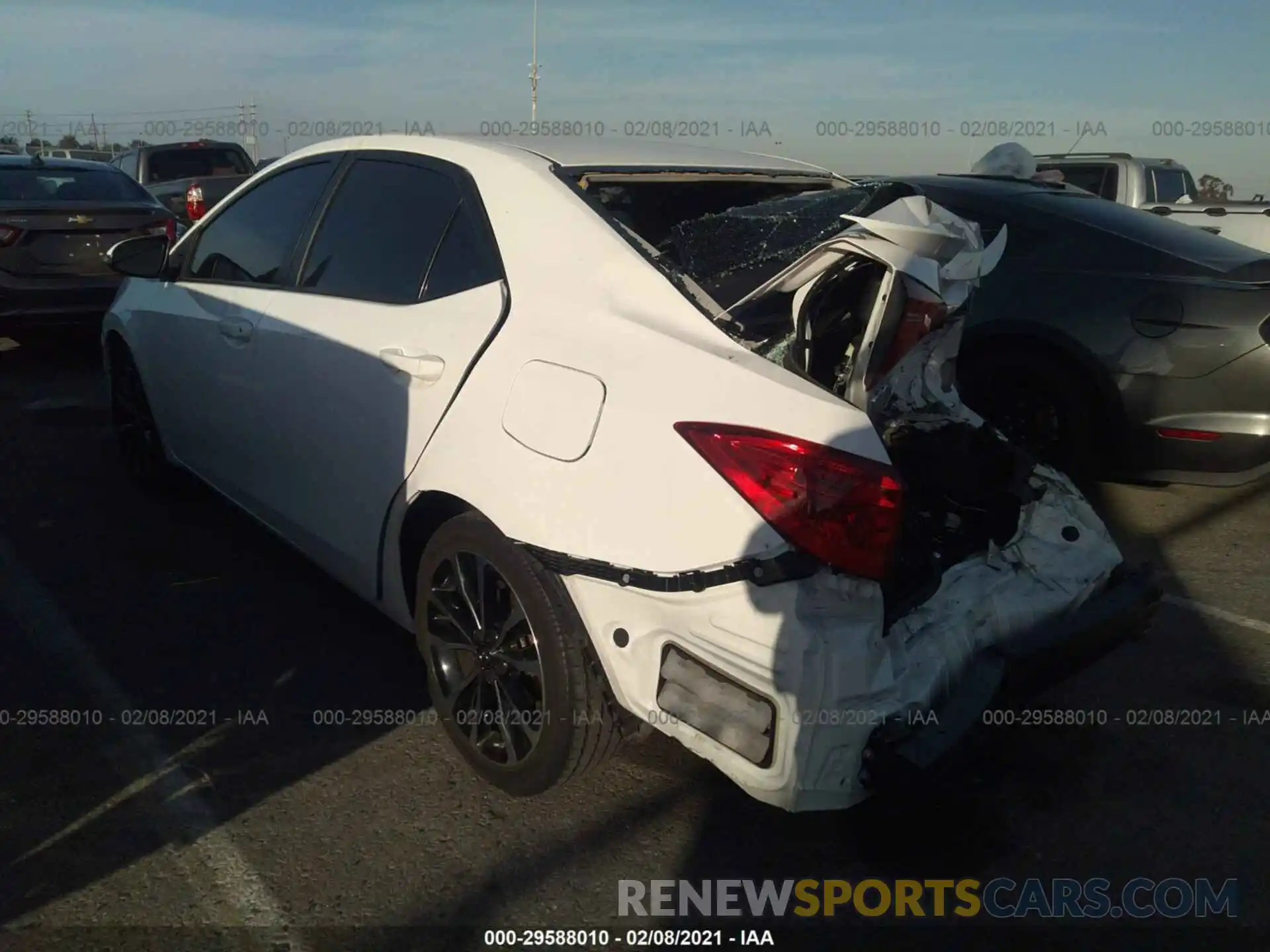 3 Photograph of a damaged car 2T1BURHE4KC168637 TOYOTA COROLLA 2019