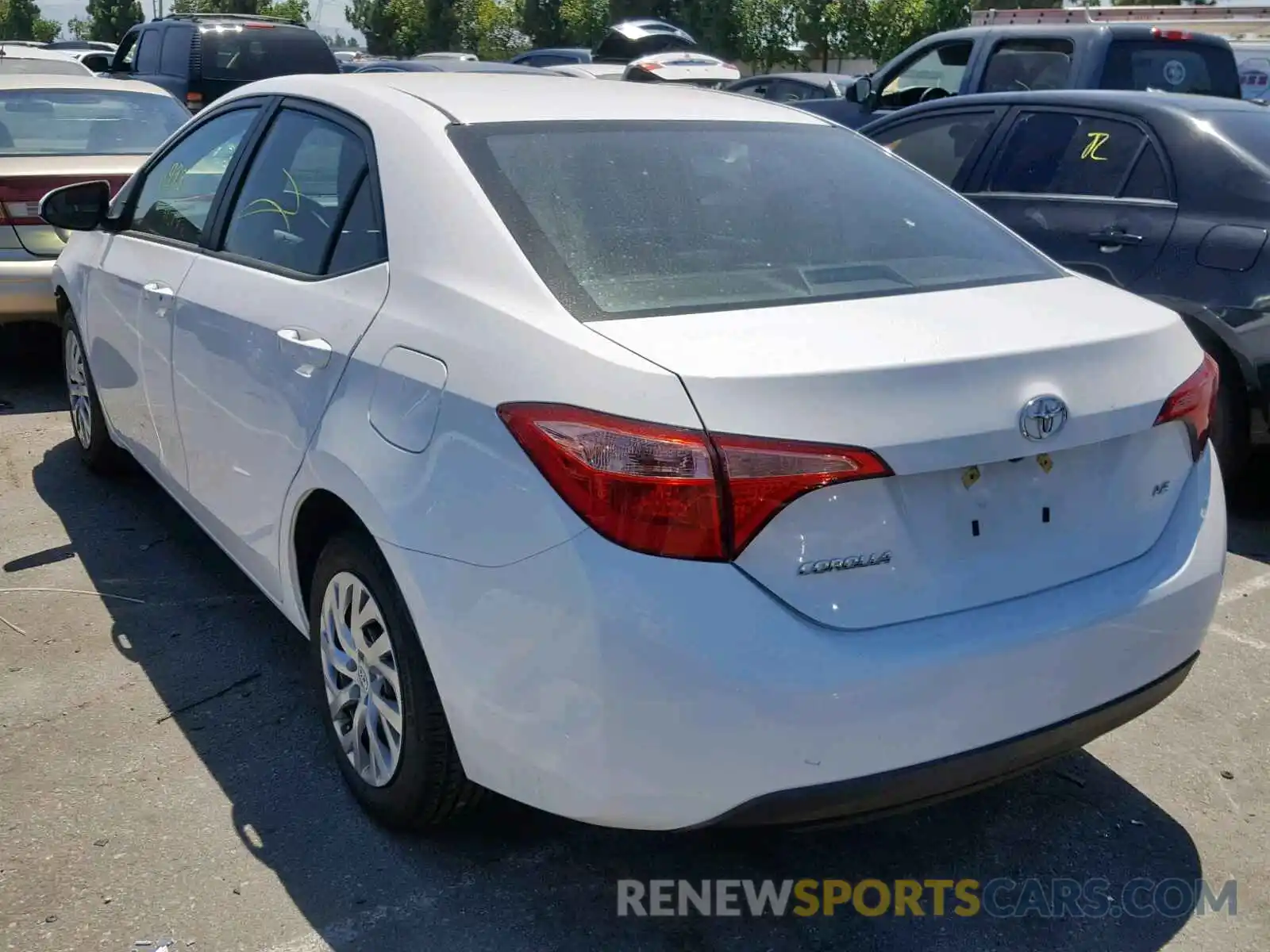 3 Photograph of a damaged car 2T1BURHE4KC169139 TOYOTA COROLLA 2019