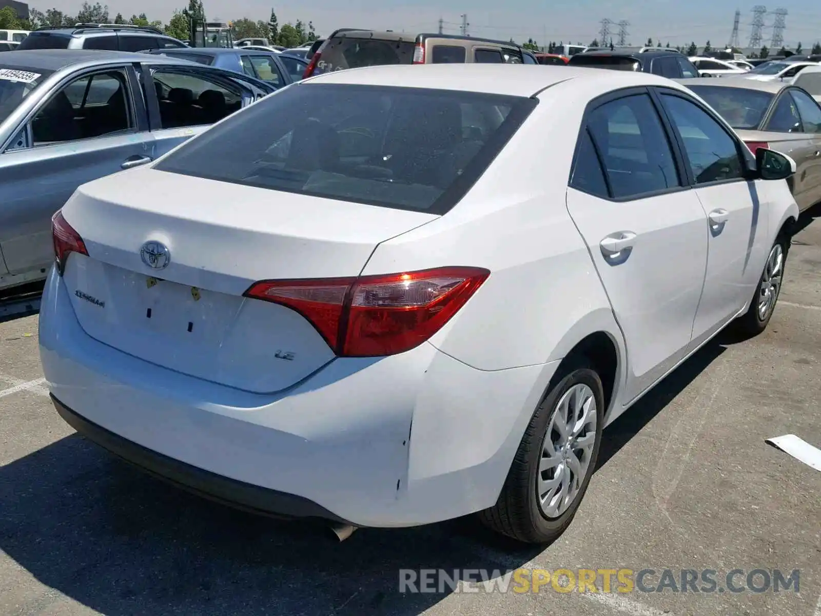 4 Photograph of a damaged car 2T1BURHE4KC169139 TOYOTA COROLLA 2019