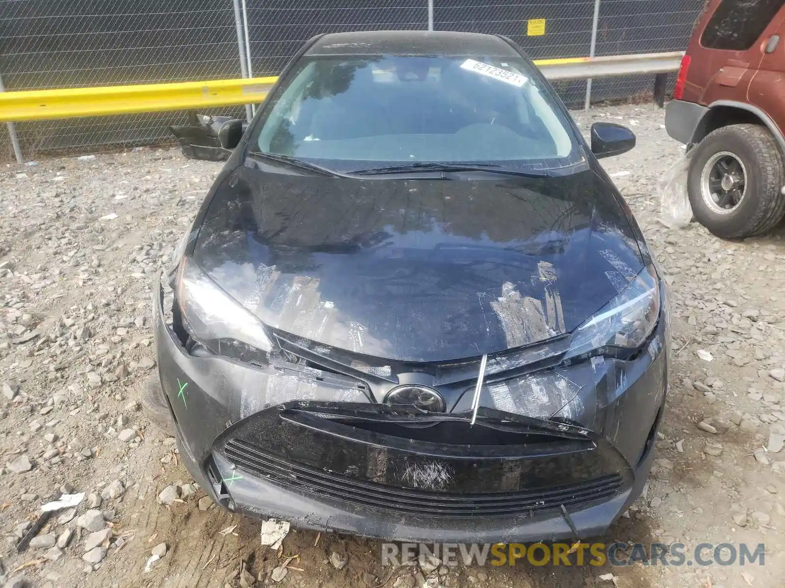 9 Photograph of a damaged car 2T1BURHE4KC169237 TOYOTA COROLLA 2019