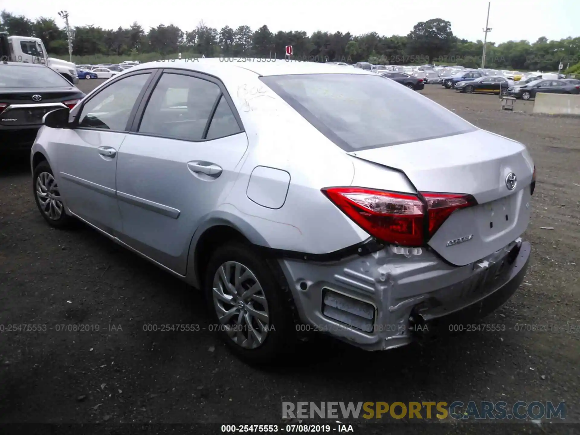 3 Photograph of a damaged car 2T1BURHE4KC169609 TOYOTA COROLLA 2019