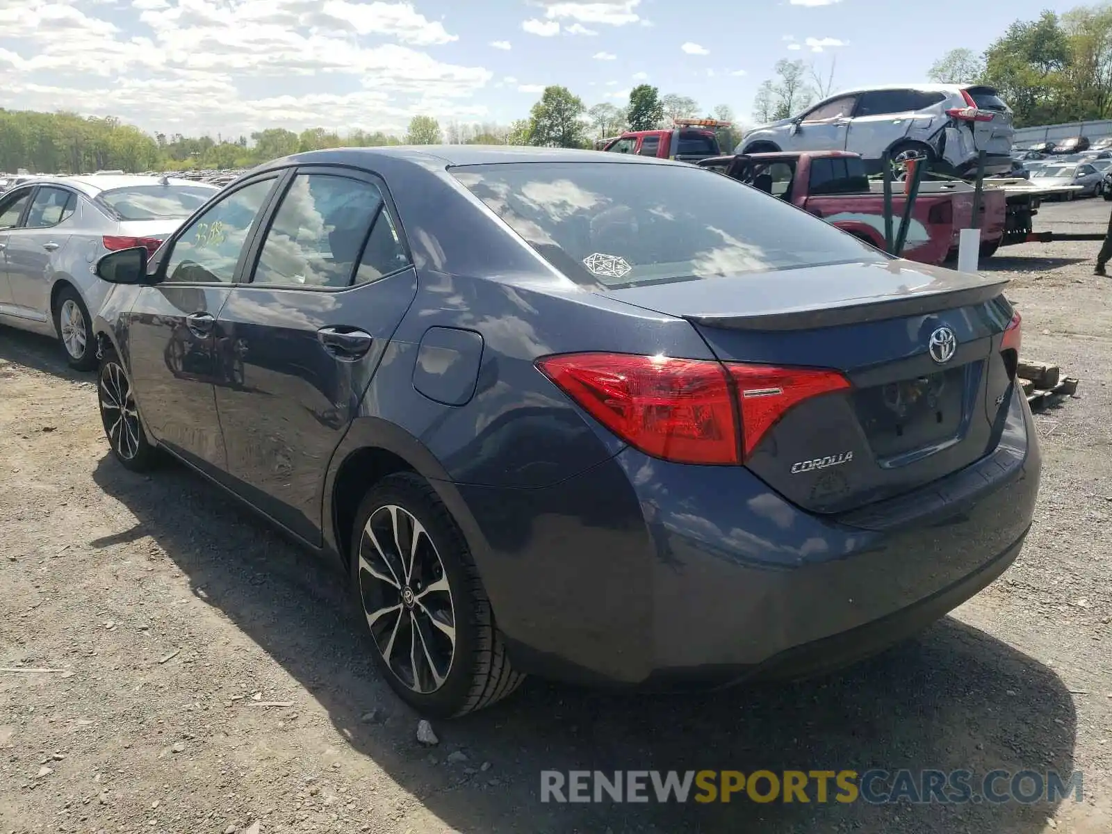 3 Photograph of a damaged car 2T1BURHE4KC169710 TOYOTA COROLLA 2019