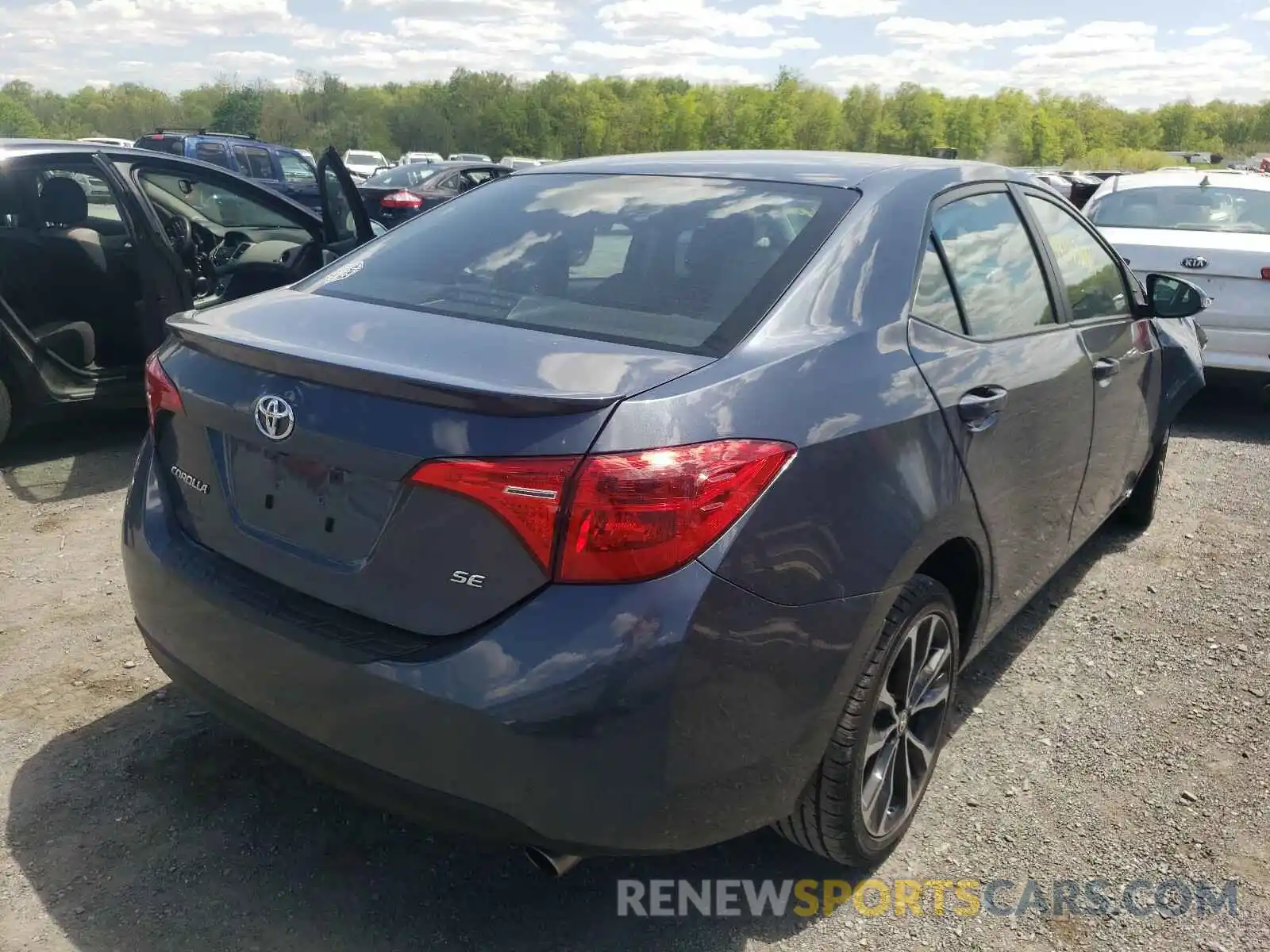 4 Photograph of a damaged car 2T1BURHE4KC169710 TOYOTA COROLLA 2019