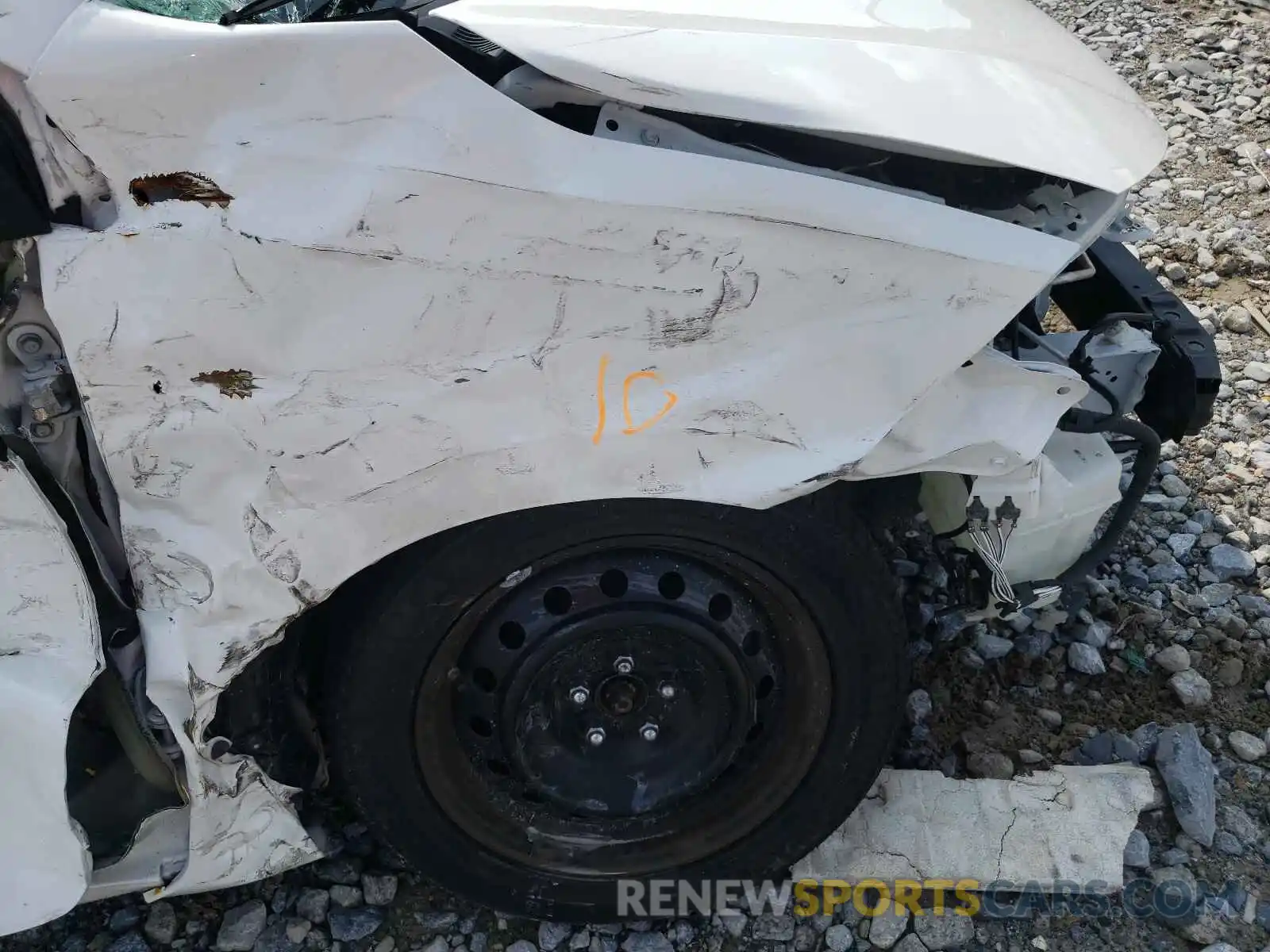 9 Photograph of a damaged car 2T1BURHE4KC170453 TOYOTA COROLLA 2019