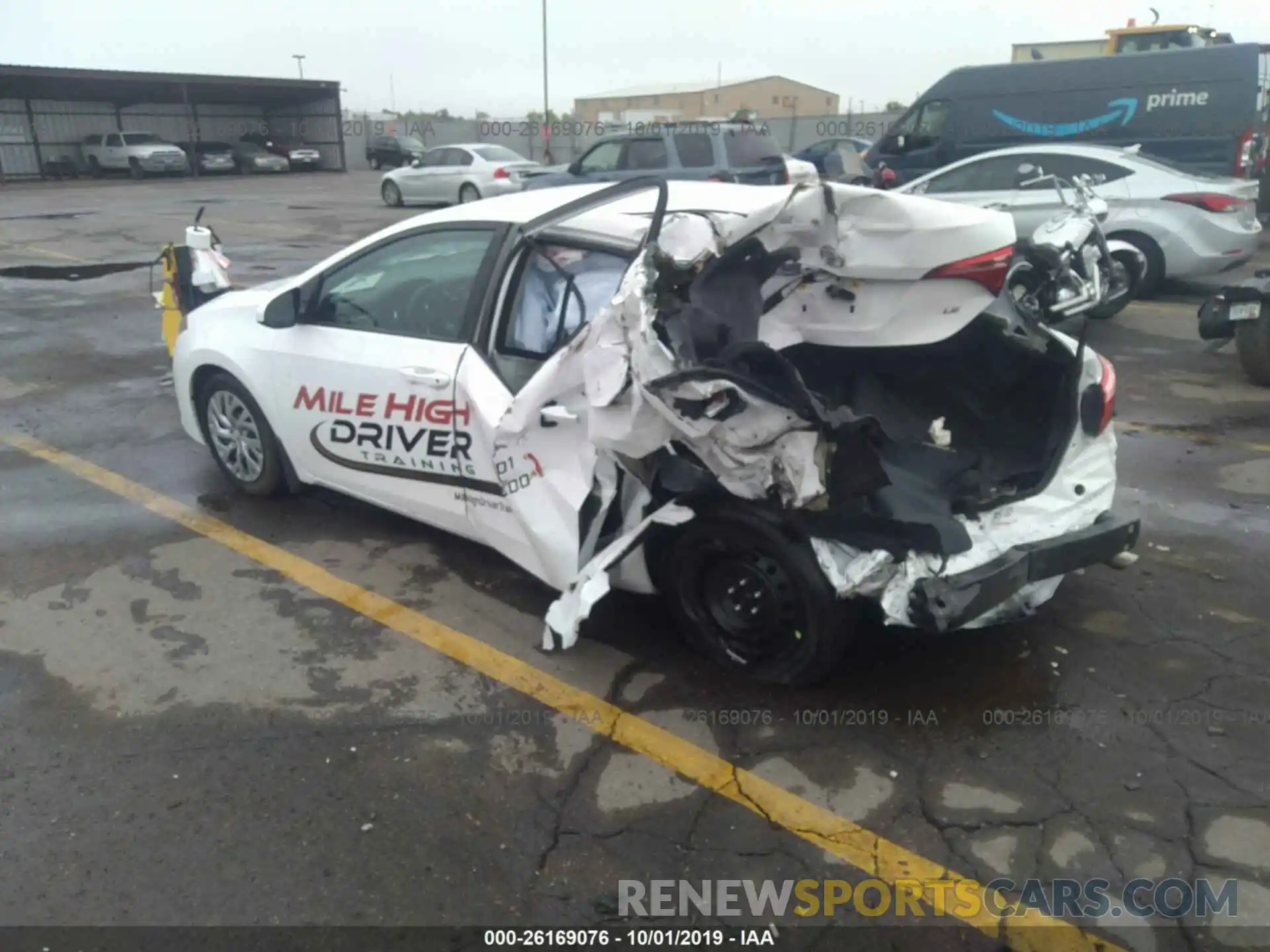 3 Photograph of a damaged car 2T1BURHE4KC170677 TOYOTA COROLLA 2019